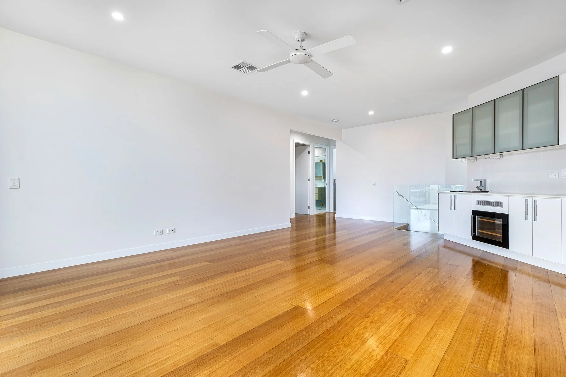 Digital-1-QLD---16-Carmel-Ct,-Broadbeach-Waters-QLD-4218,-Australia---0006.jpg