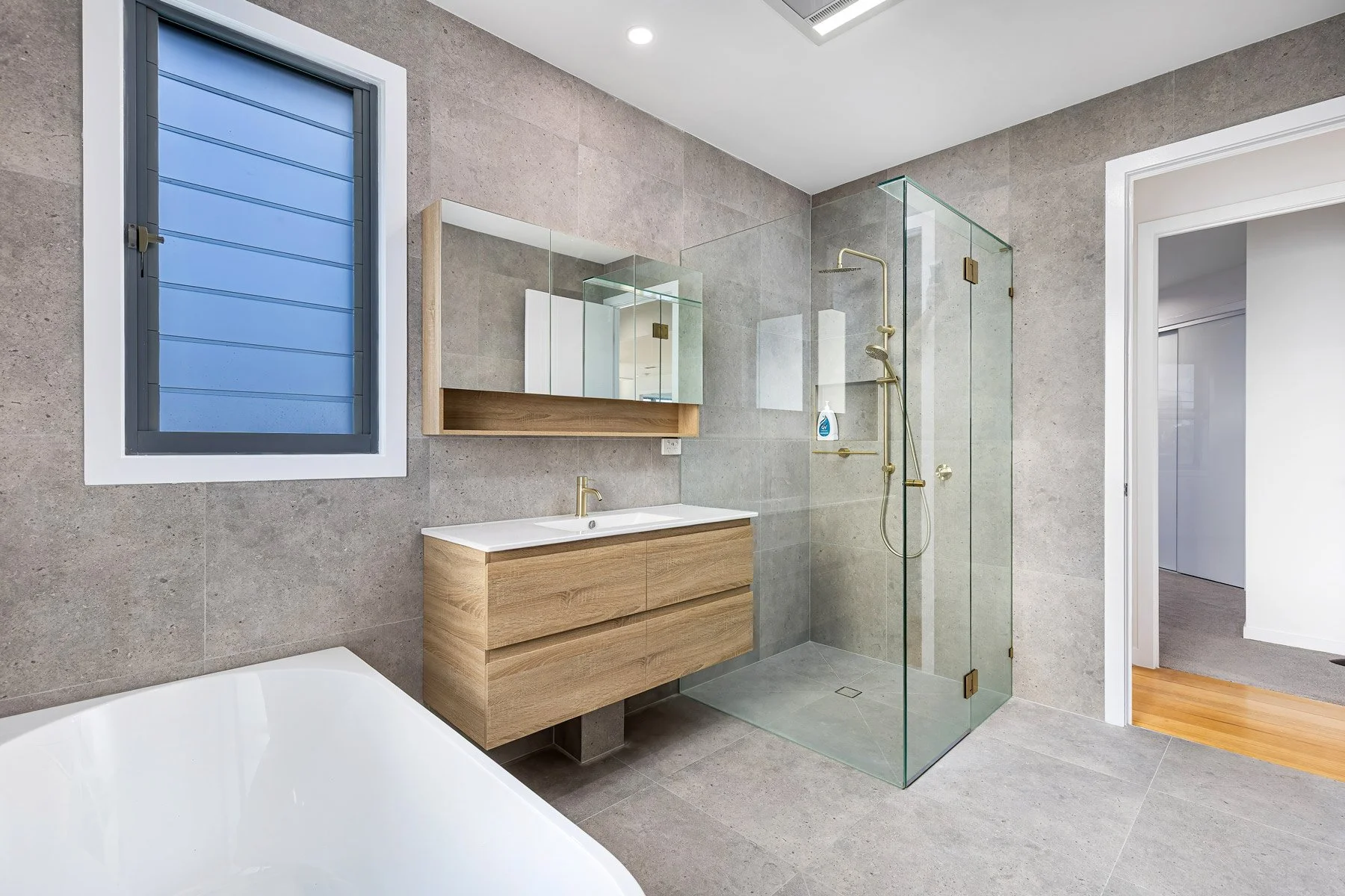 Digital-1-QLD---16-Carmel-Ct,-Broadbeach-Waters-QLD-4218,-Australia---0009.jpg