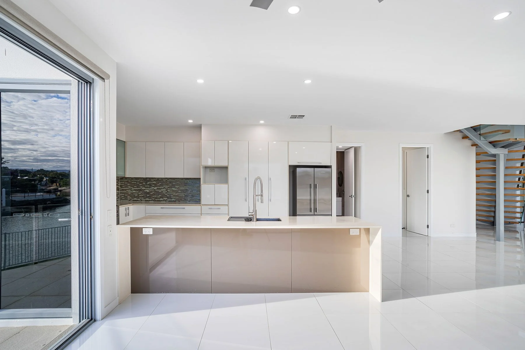 Digital-1-QLD---16-Carmel-Ct,-Broadbeach-Waters-QLD-4218,-Australia---0016.jpg