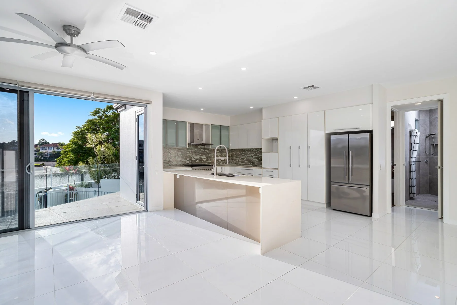 Digital-1-QLD---16-Carmel-Ct,-Broadbeach-Waters-QLD-4218,-Australia---0021.jpg