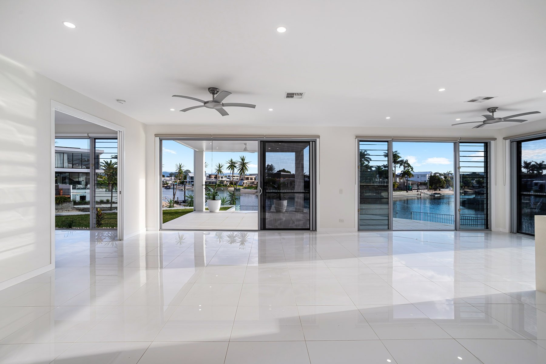 Digital-1-QLD---16-Carmel-Ct,-Broadbeach-Waters-QLD-4218,-Australia---0023.jpg