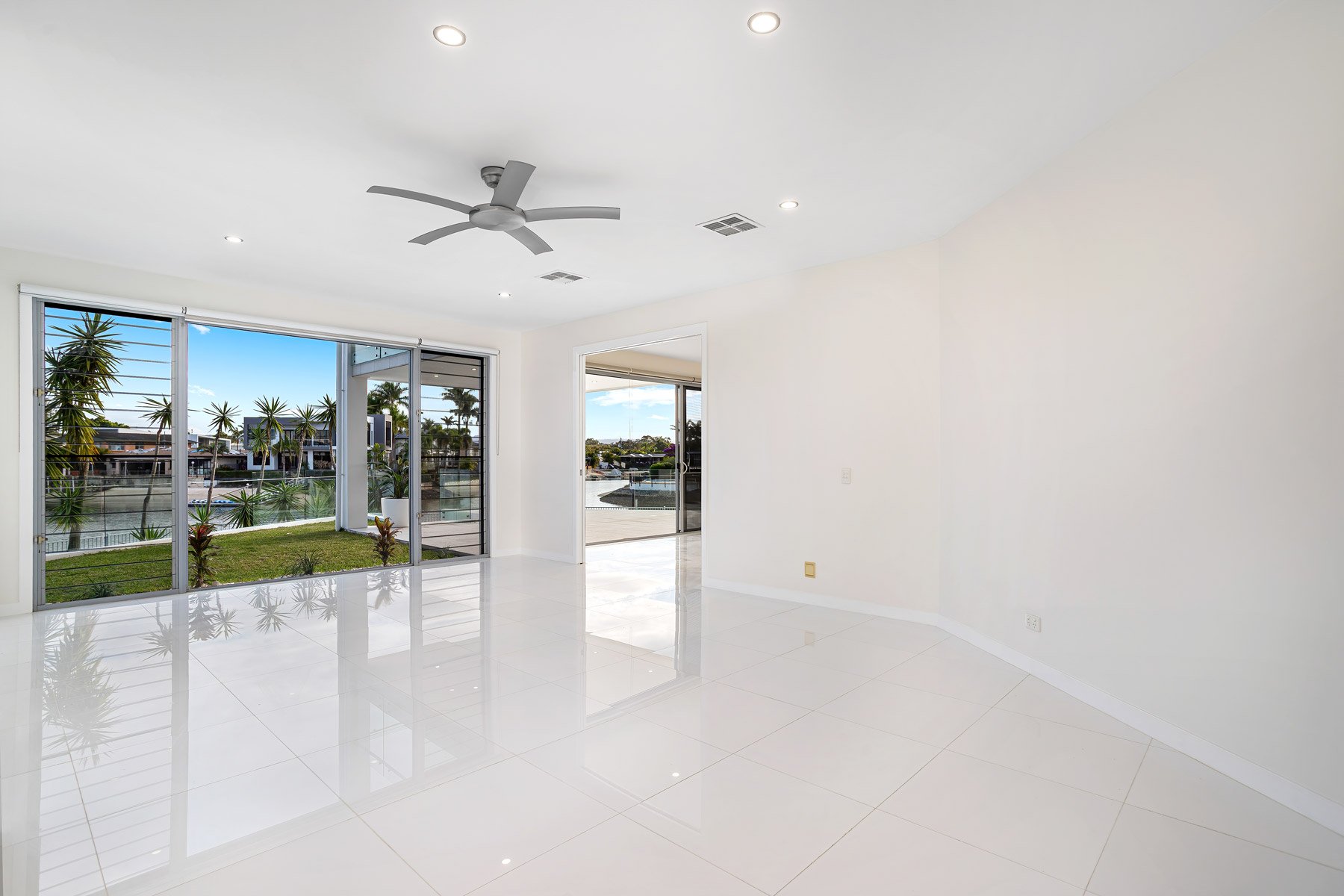 Digital-1-QLD---16-Carmel-Ct,-Broadbeach-Waters-QLD-4218,-Australia---0026.jpg