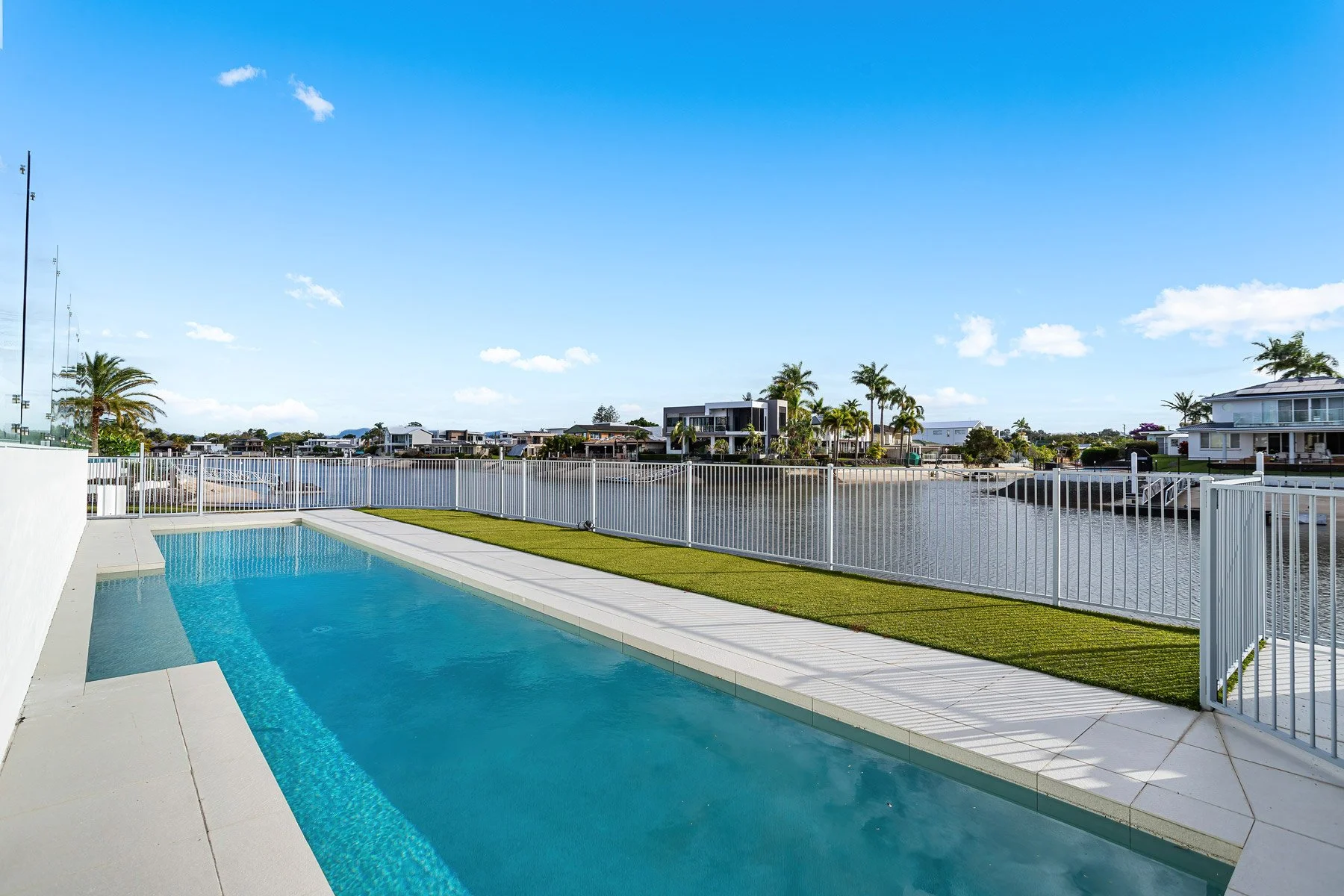 Digital-1-QLD---16-Carmel-Ct,-Broadbeach-Waters-QLD-4218,-Australia---0031.jpg