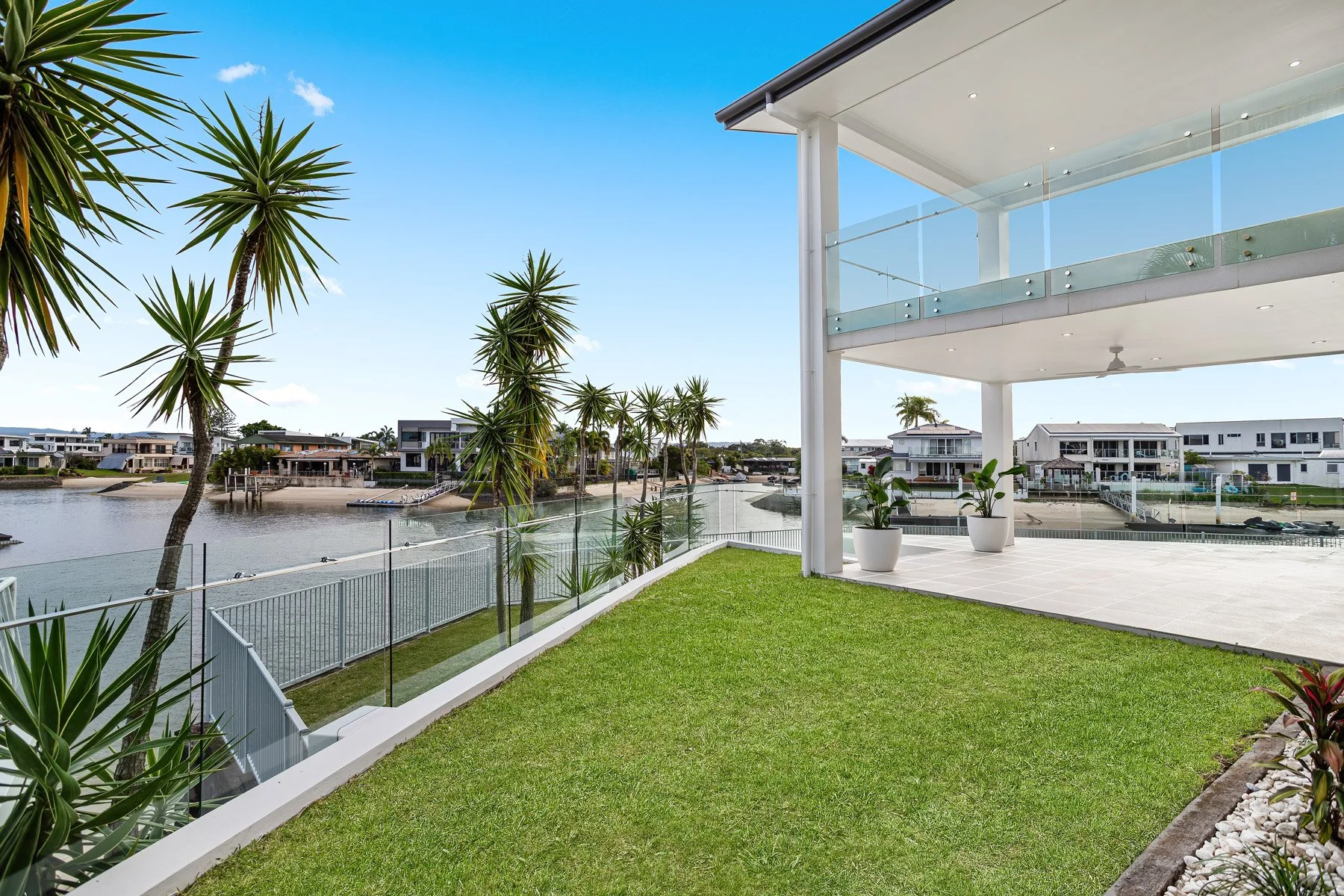 Digital-1-QLD---16-Carmel-Ct,-Broadbeach-Waters-QLD-4218,-Australia---0038.jpg
