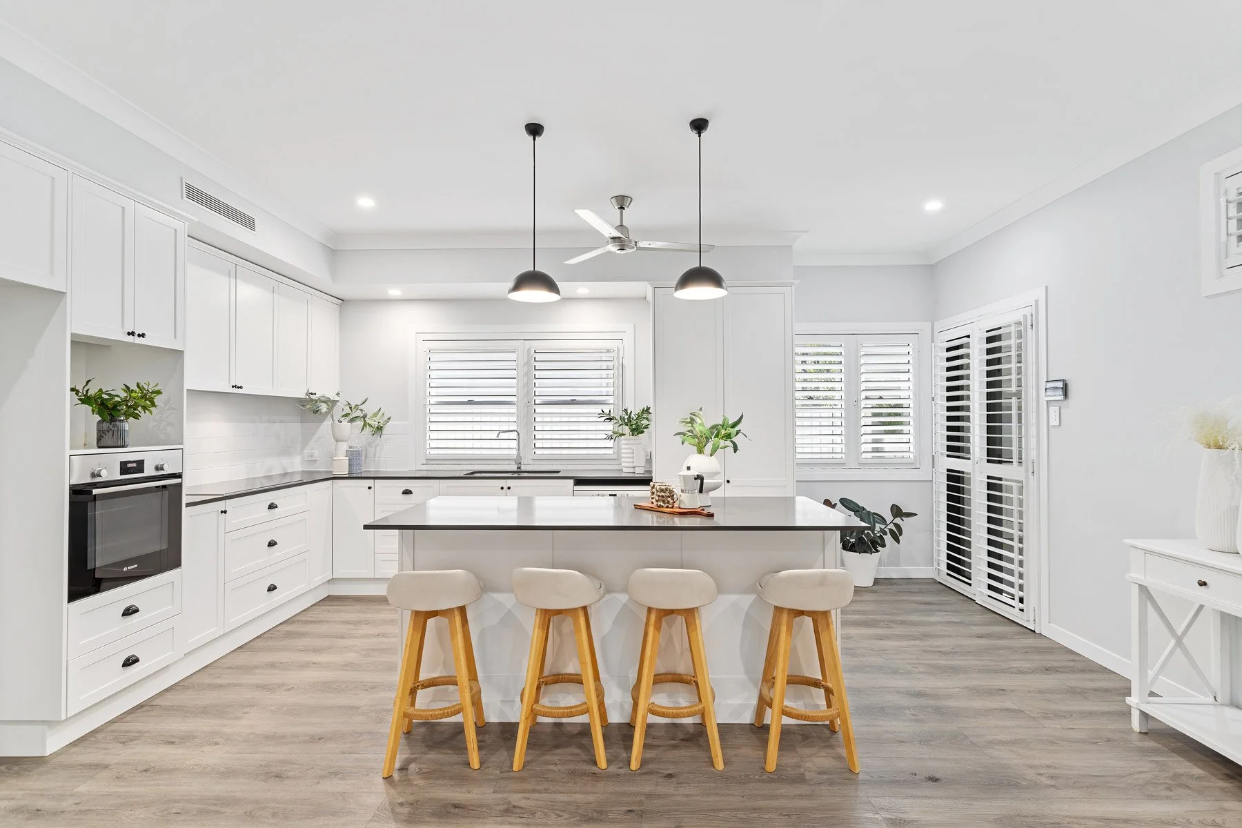 20-Smeaton-St,-Coorparoo-QLD-4151,-Australia---Digital-1-QLD---0806.jpg