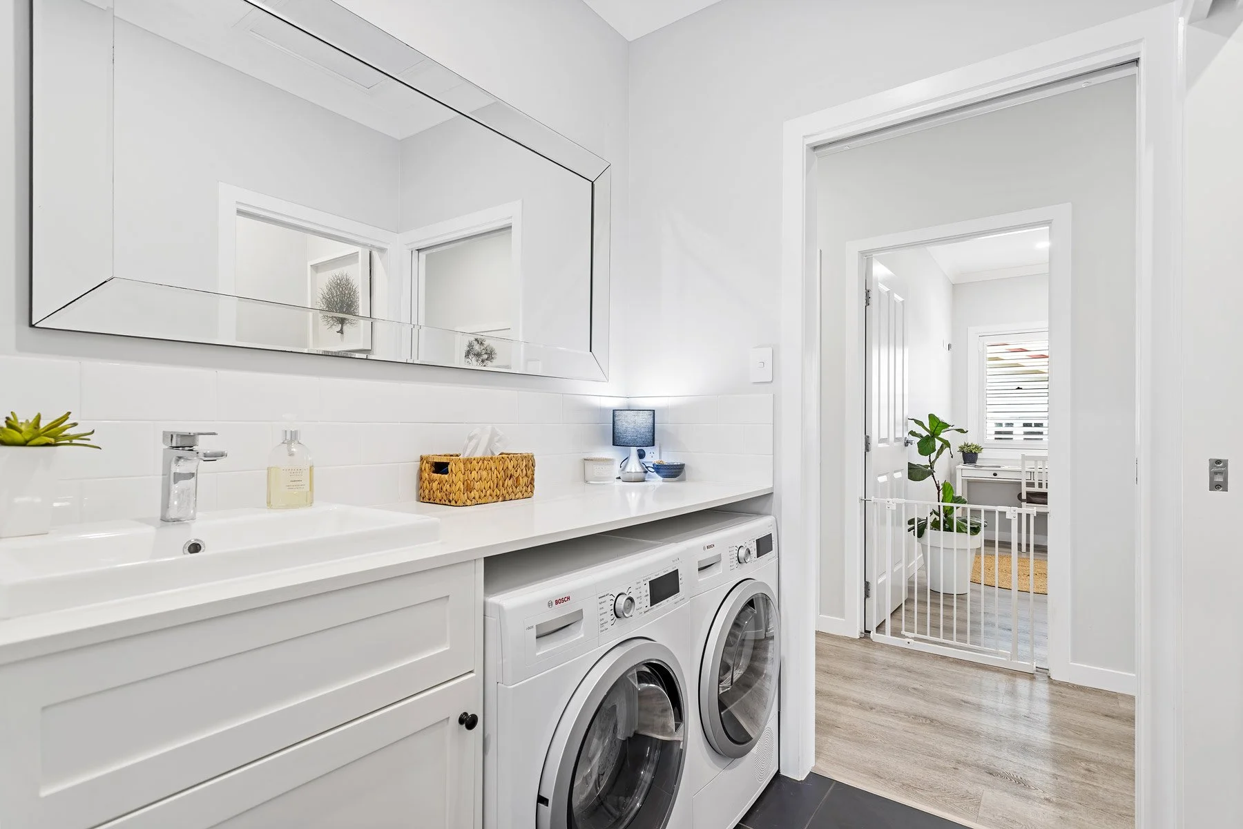 20-Smeaton-St,-Coorparoo-QLD-4151,-Australia---Digital-1-QLD---0794.jpg