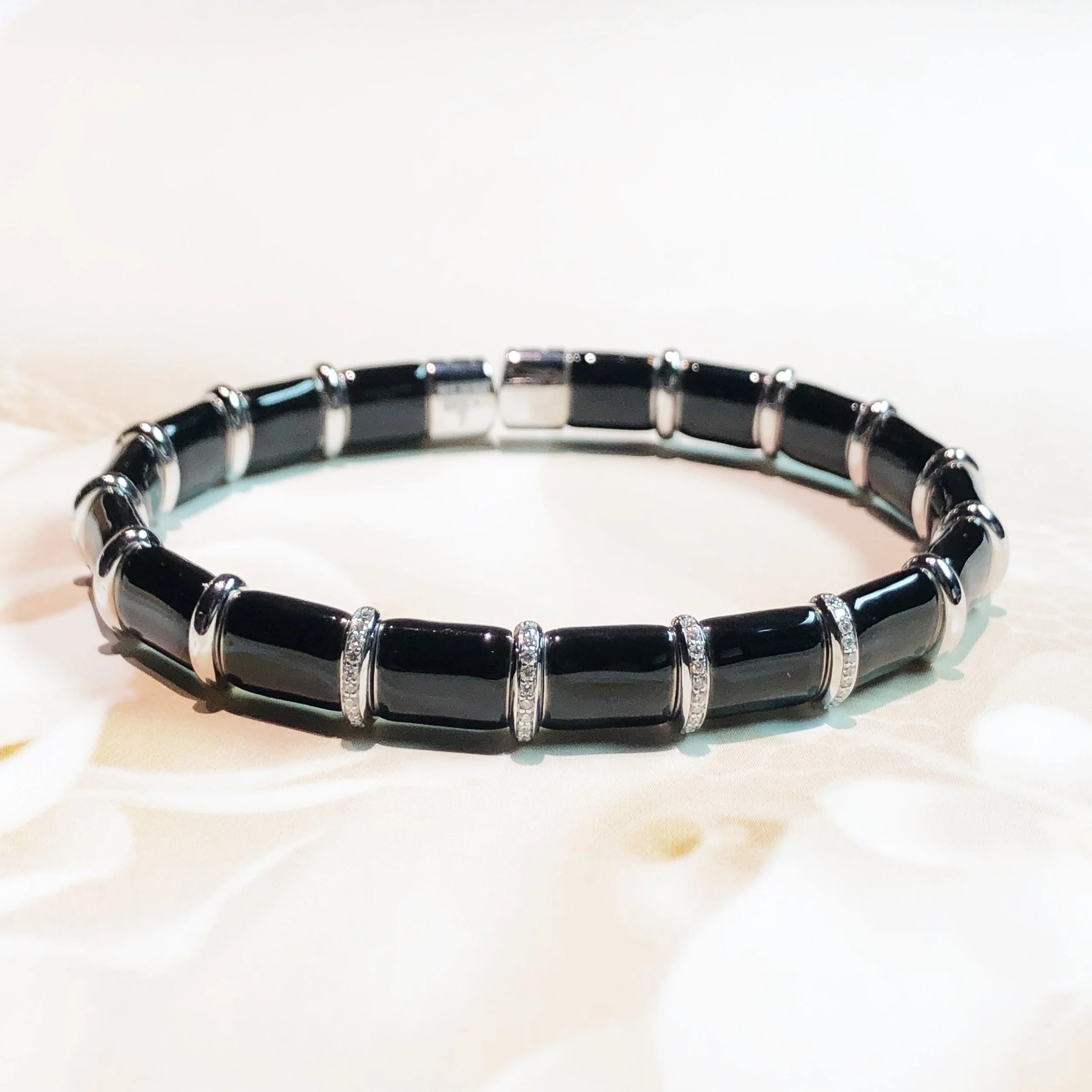 Henderson by Lecil Bangle