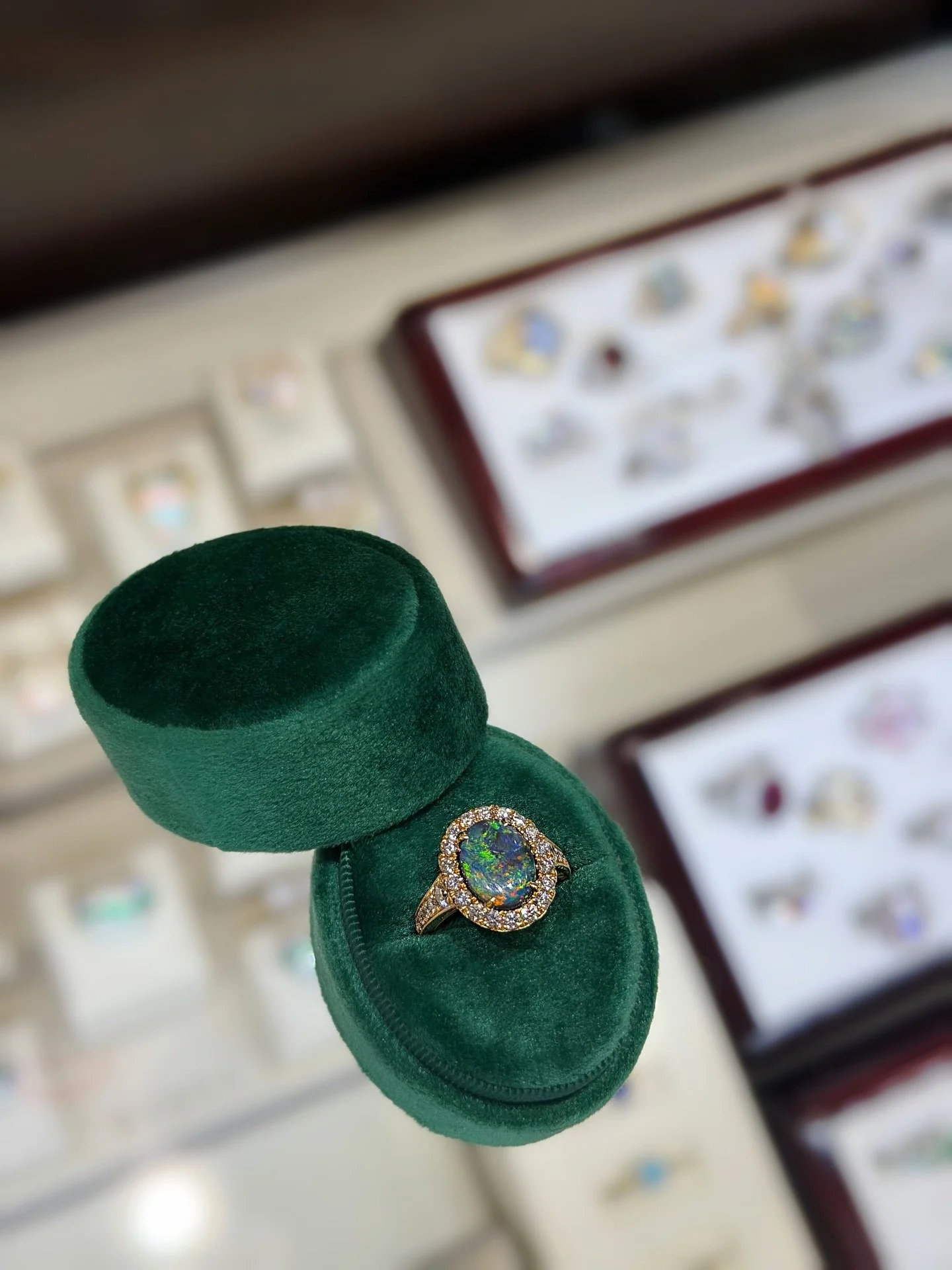 Opals everywhere ✨