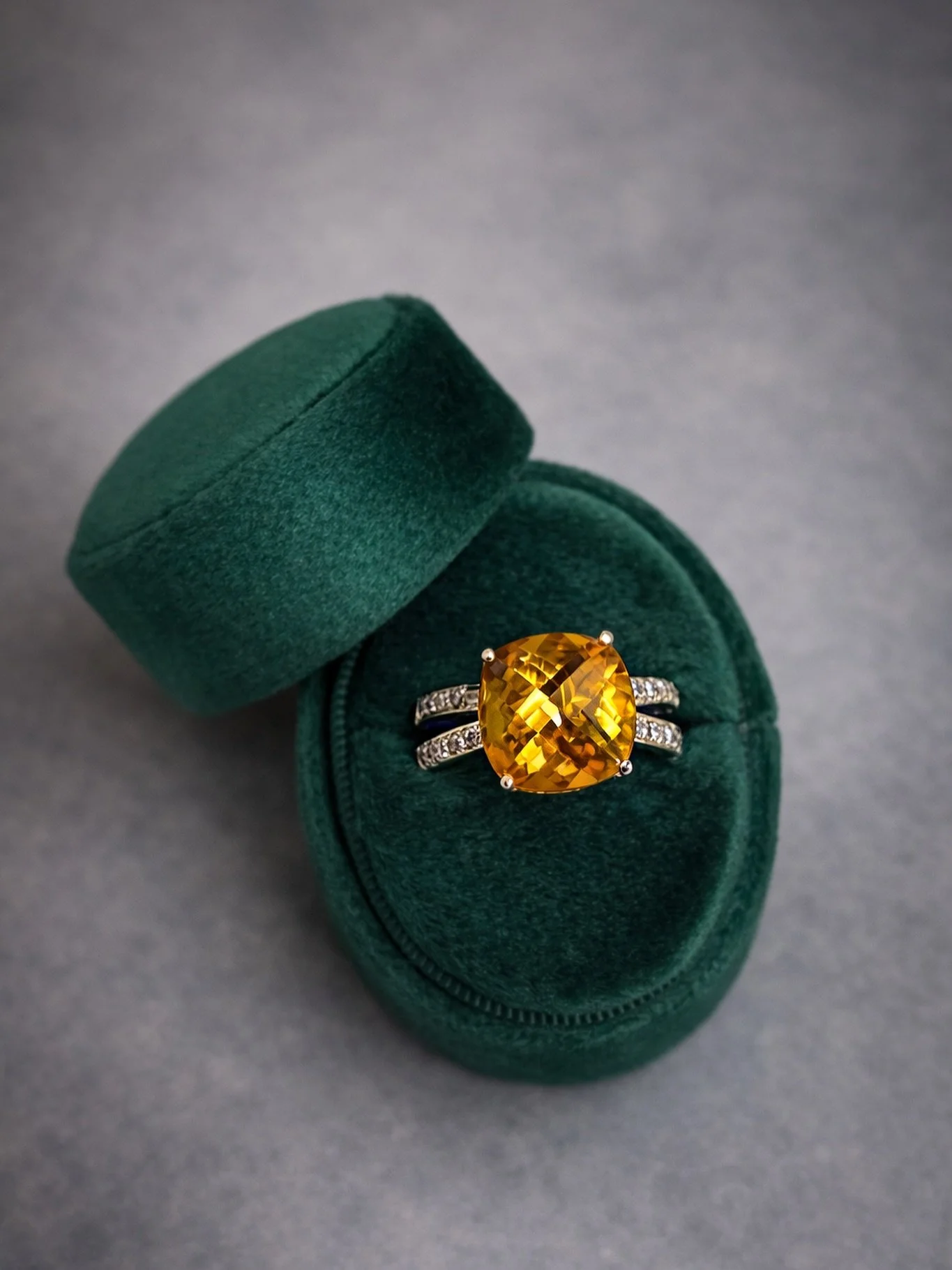 **Sees the sun for one day** Citrine not only adds a pop of color in your world, it also reminds you that summer is right around the corner 😉☀️