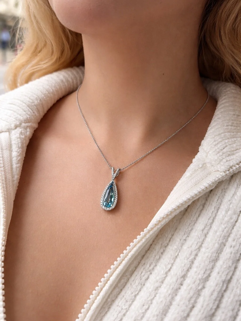 Since we&rsquo;re halfway through March it&rsquo;s also time to start showcasing April&rsquo;s birthstone because we can never post too many diamonds 💎😎