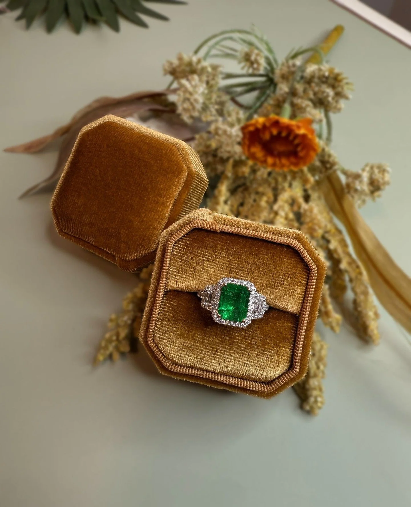 A little color. A lot of attention. ✨⁠
⁠
Emeralds have a way of feeling both vintage and modern at the same time &mdash; and this piece is no exception.⁠
⁠
One of our favorite things about fine jewelry? Finding pieces that feel unforgettable the mome