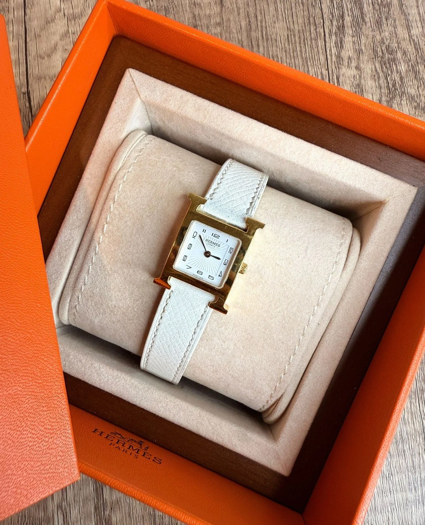 Some pieces never go out of style. ✨⁠
⁠
This Herm&egrave;s timepiece is the definition of timeless luxury &mdash; elegant, refined, and effortlessly chic.⁠
⁠
The kind of watch you wear for years and still fall in love with every time you put it on.⁠
