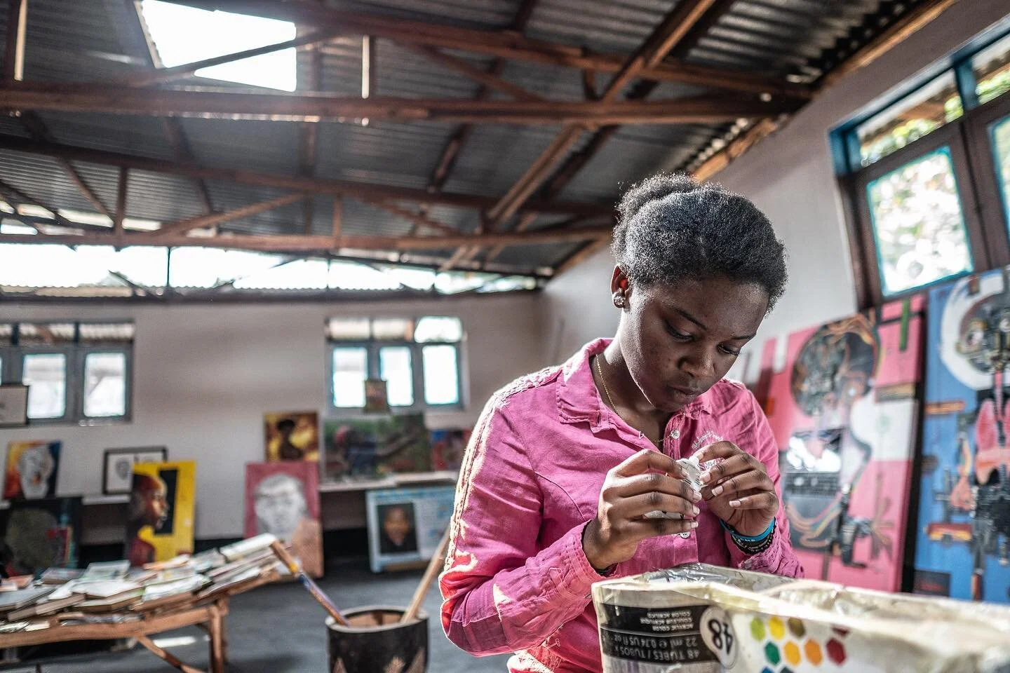 &laquo; Dans notre communaut&eacute; congolaise, la culture veut qu'un enfant soit n&eacute;cessairement une copie d'un mod&egrave;le typique d'adulte; ce qui ne lui laisse pas libre cours au potentiel cr&eacute;atif qui repose en lui. &raquo; ... 

