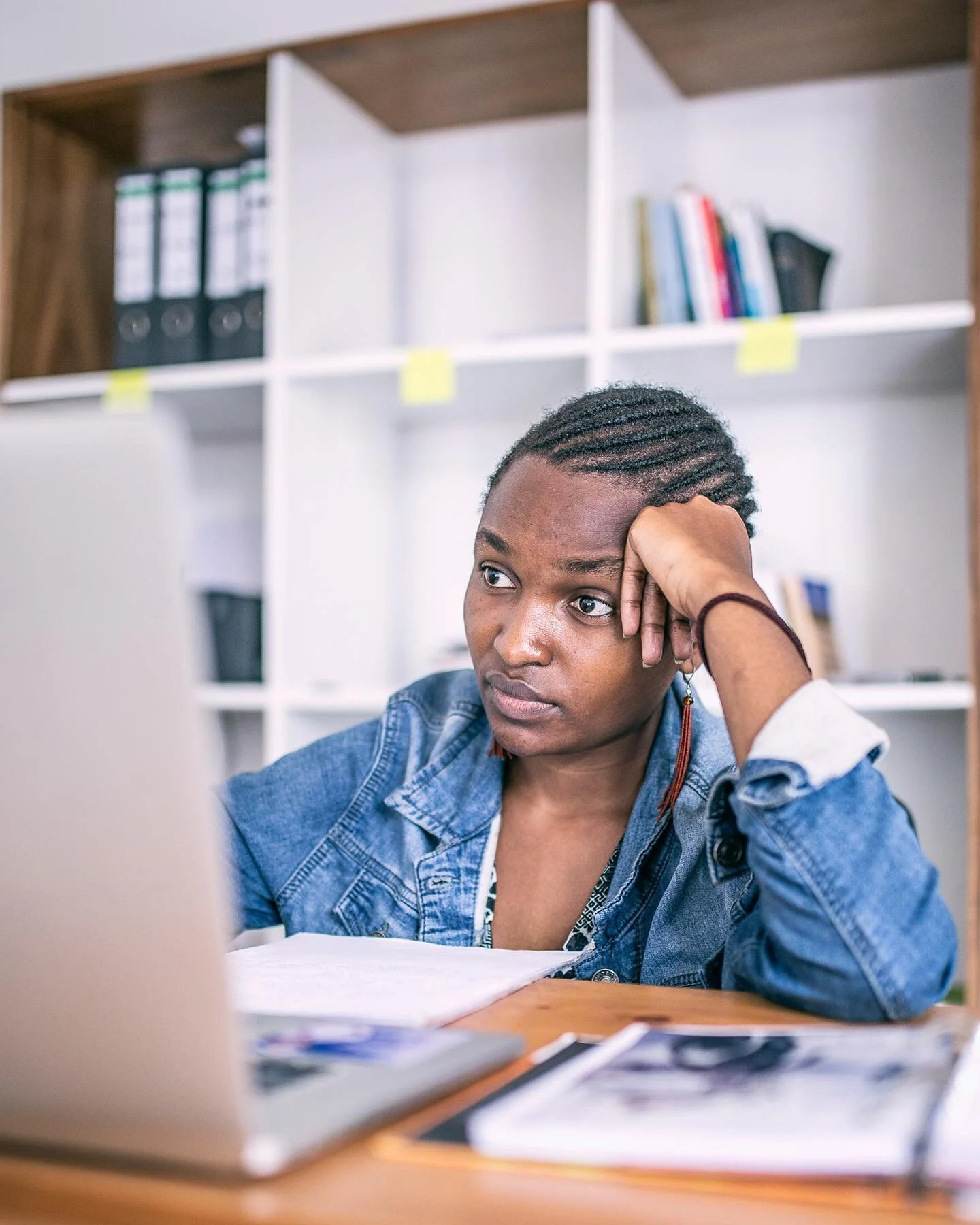 Es-tu occup&eacute; ou productif? As-tu eu le temps de lire le dernier article sur le site? Il y&rsquo;a quelques belles photos dans &laquo; Entourage Series &raquo;. Prends le temps de visiter et donne nous un feed-back. 

On s&rsquo;exprime mieux a