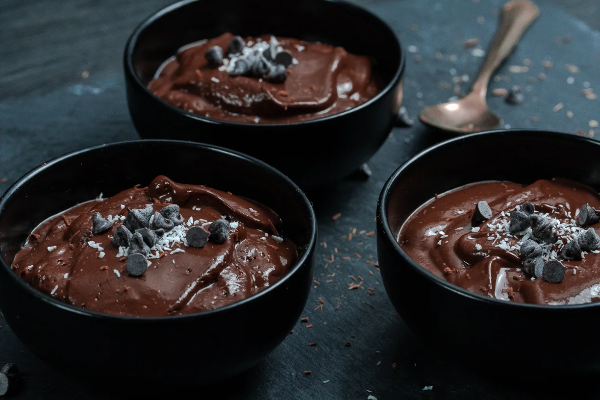 Mousse de Chocolate e Abacate vegan vegano vegana simples rapido rapida facil faceis receita receitas delicioso deliciosa insta instagram face facebook vegetariano vegetariana vegetais sobremesa