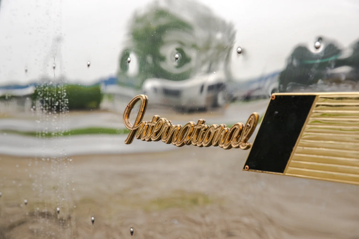 Exterior - Original badges replaced in gold and black.