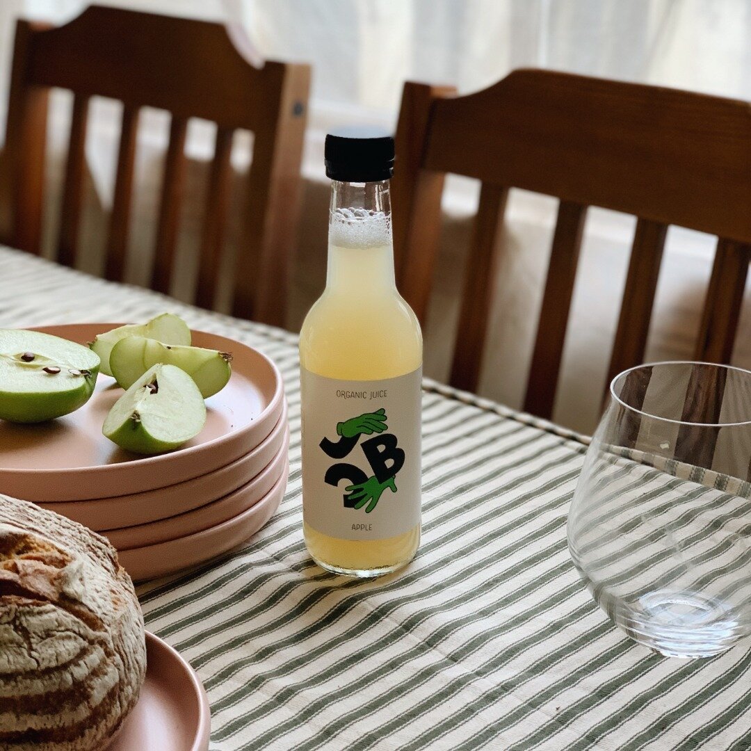 Have you given up sweet treats for New Year? 🍬
Why not try apple juice to give replace it with natural sweetness? 🍏

#thinkgreen #plantbased #positivemantra #positivemindset  #vegan #vegandiet #veganfoodie #veganuary #plantbasedmeals #plantbasedide