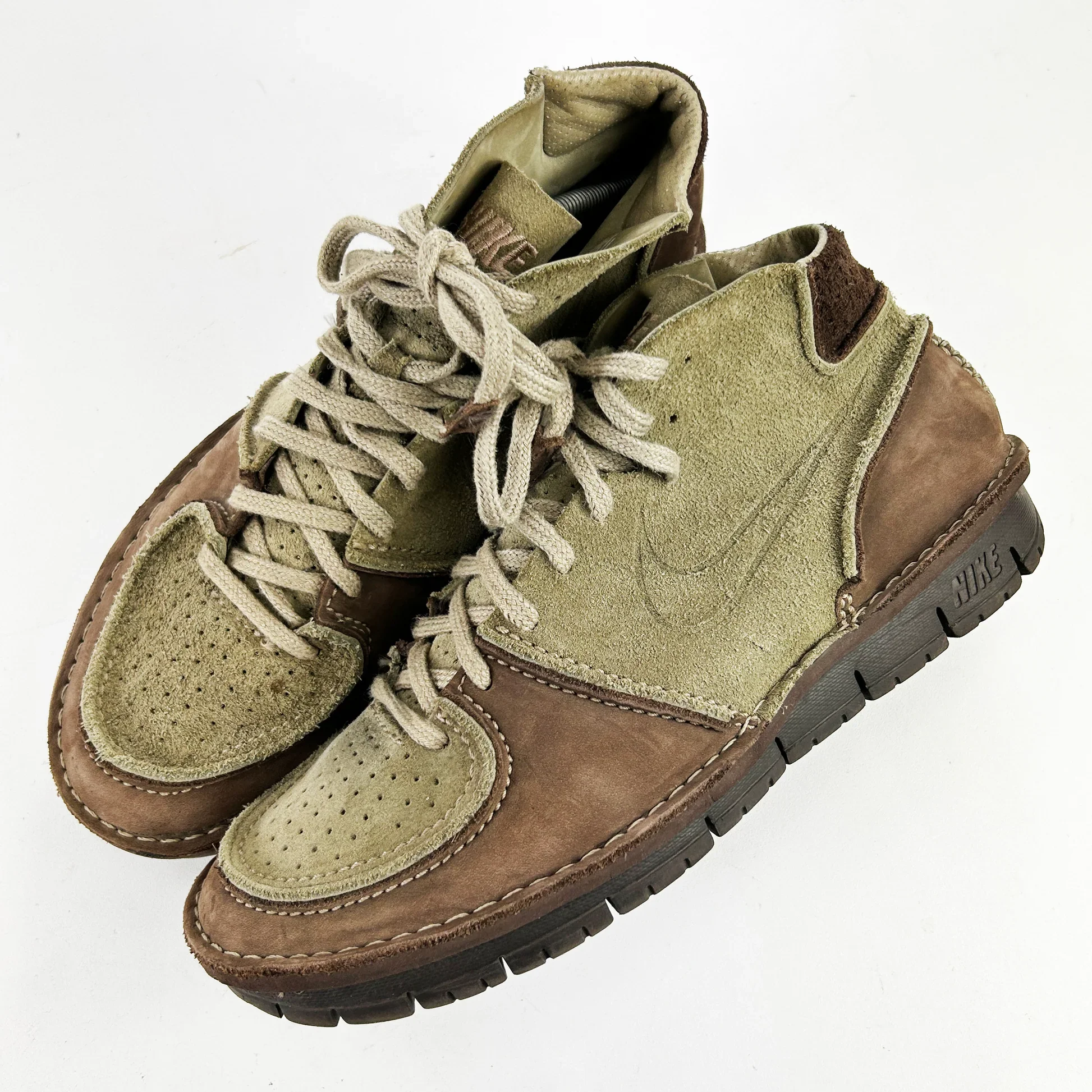  Nike Considered BB Mid. 