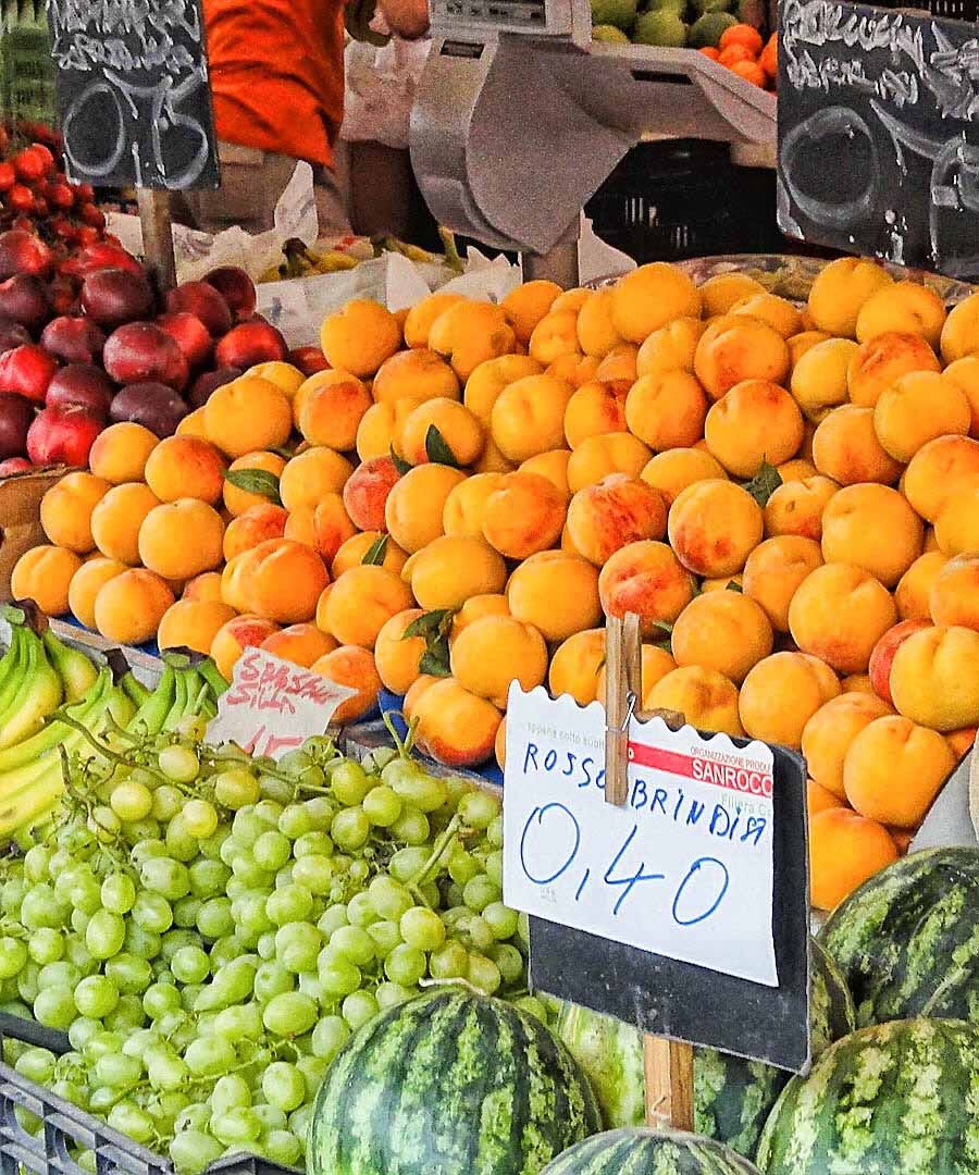 Fruit Market Pictures.jpeg