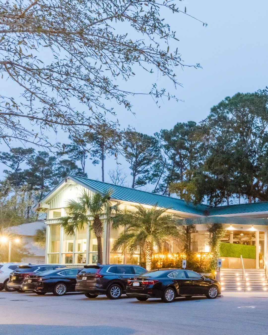 Your kind of night, crafted the NUNZIO way&hellip;
Come for the ambiance, stay for the cuisine.

.
.
#hiltonheadisland #italianrestaurant #hiltonheadrestaurants #dinnerdate #dinnerrestaurant