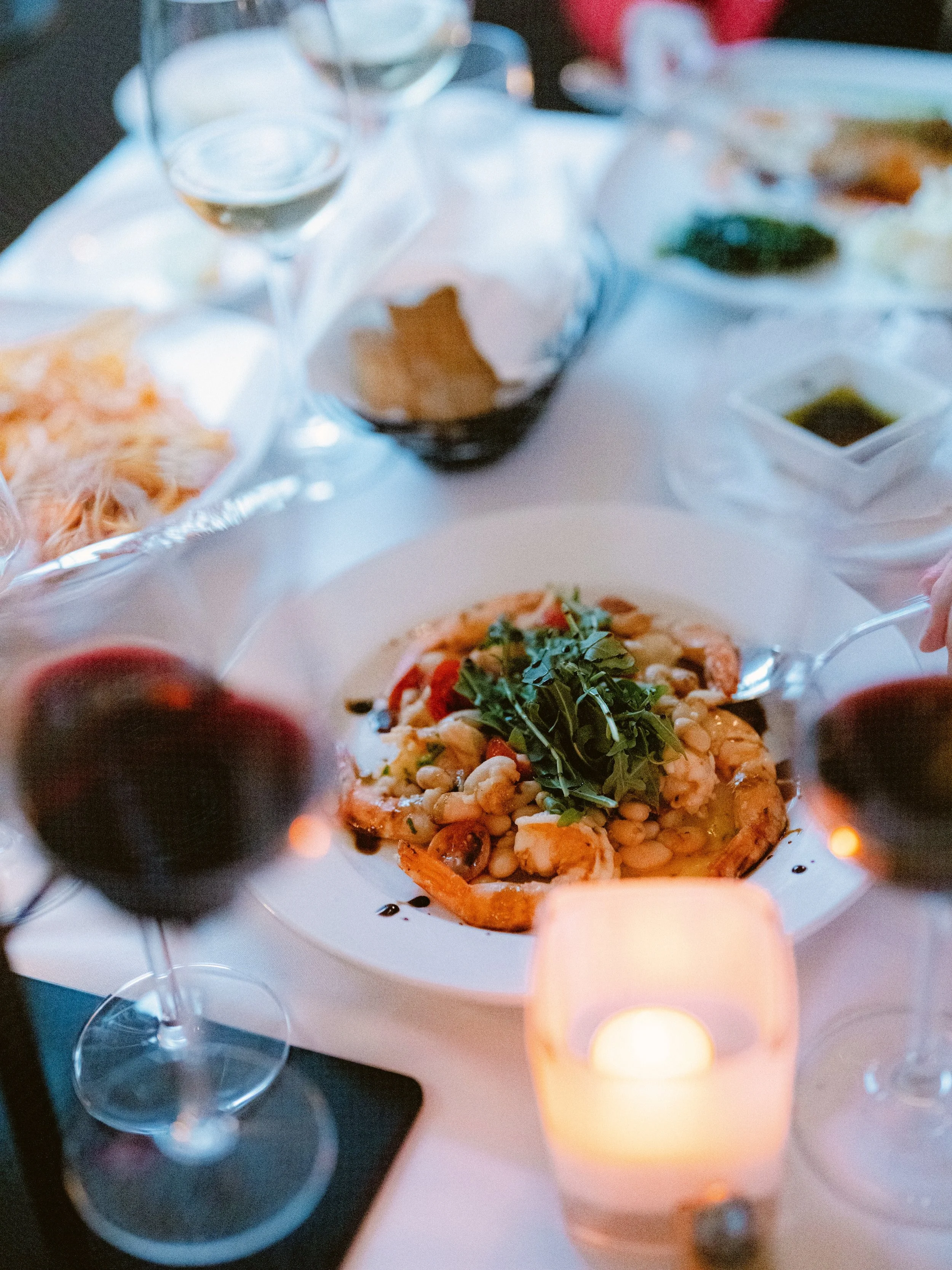 A good glass of red, Scampi con Cannellini, and no reason to rush...

Some evenings are meant to be enjoyed a little longer. 

#hiltonheadrestaurants #hiltonheaddining #italianfood #italianrestaurant #seafoodlovers