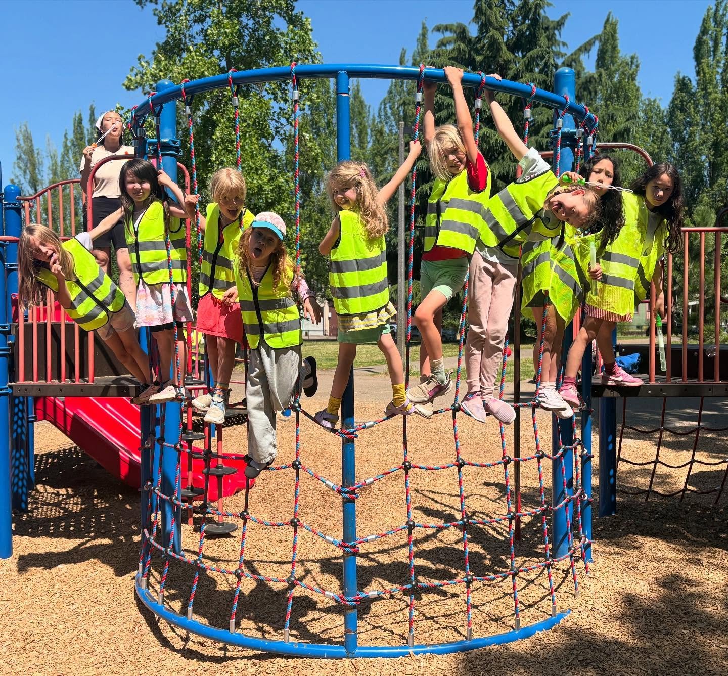 Oh, hello summer camp at #TheHangoutPDX ☀️ We&rsquo;ve missed you so! &hearts;️ 

#artcamp #portland #pdxkids #pnwkids #thehangout #portlandcamps #elementaryart #kidsprograms #pdxparent #nwkids #sunshine #summer #schoolsout