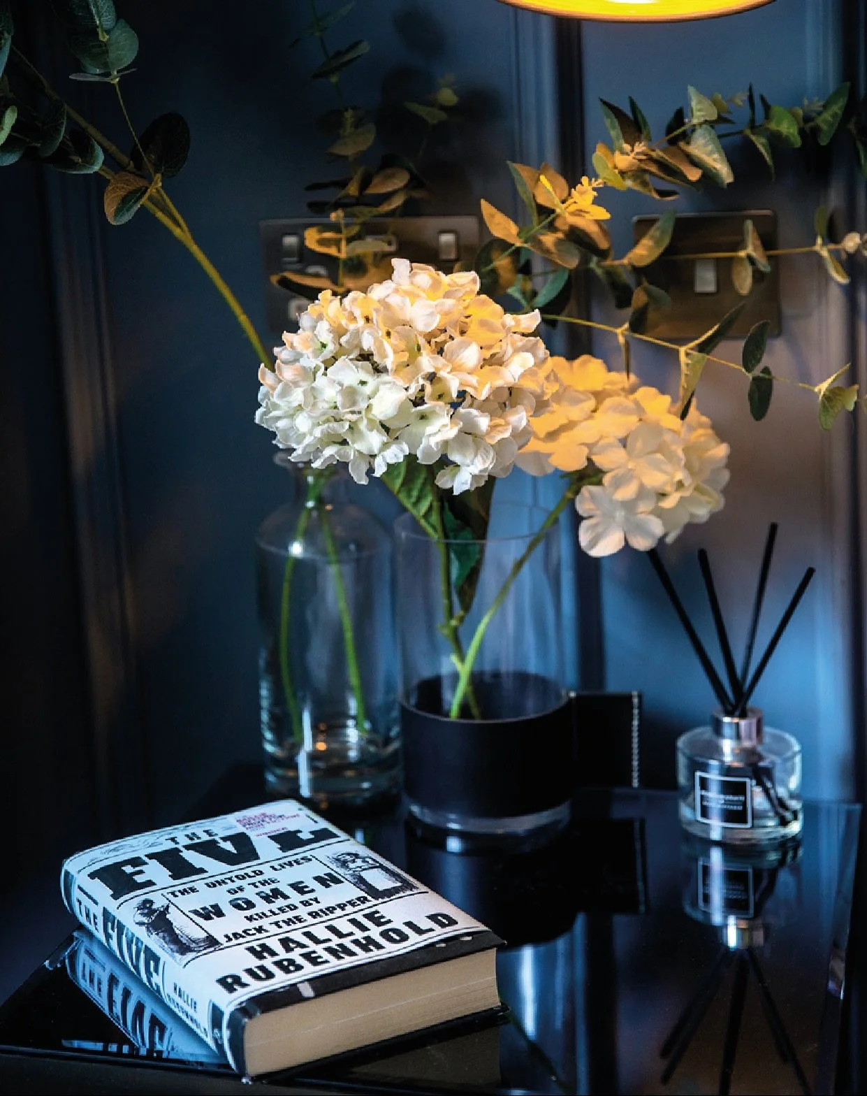 Post warning! This may be controversial!

First I have to say I LOVE seasonal homes. Adore the styling, joy, creativity, tips and mastery. In fact the Grid Winner I picked for @realstylishhomes Sharon @renovating_cartrefle Monday, so blew me away wit