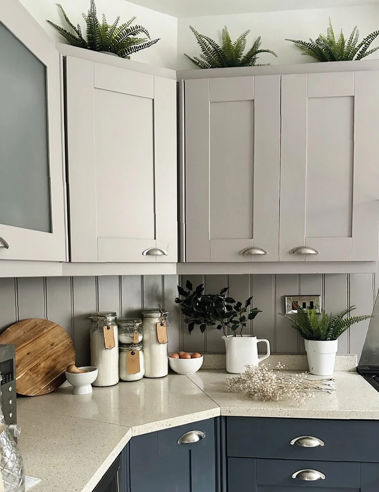 Do you ever stand in a space you&rsquo;ve renovated and still get the feeling it&rsquo;s just lacking something? 

Well here it all came down to the&hellip; splash back!

Despite an overhaul of this dated and dreary kitchen, it still lacked personali