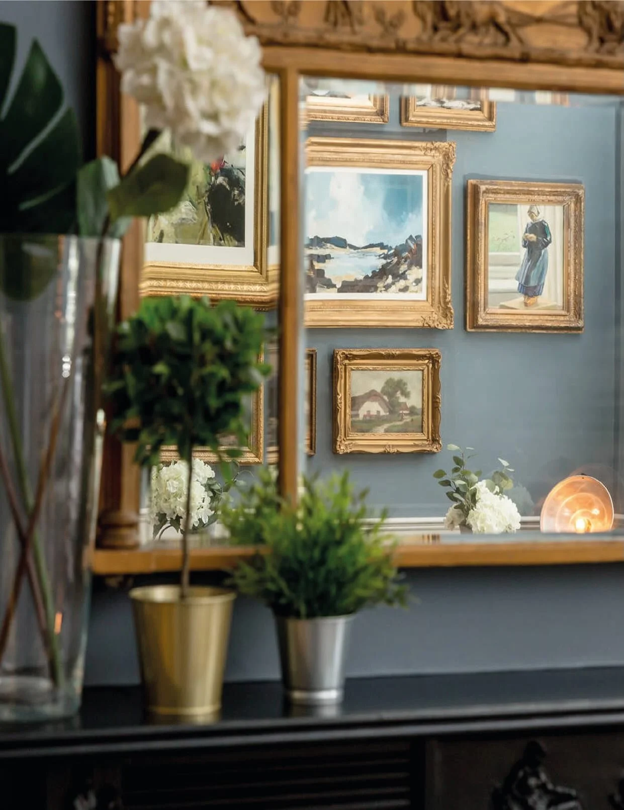 Ever felt like ditching the bland and embracing the bold?

It may feel daunting however you may just find that dialling up the drama in your home from the muted to more memorable could just be the gamble you wish you&rsquo;d embarked on sooner!

Swip