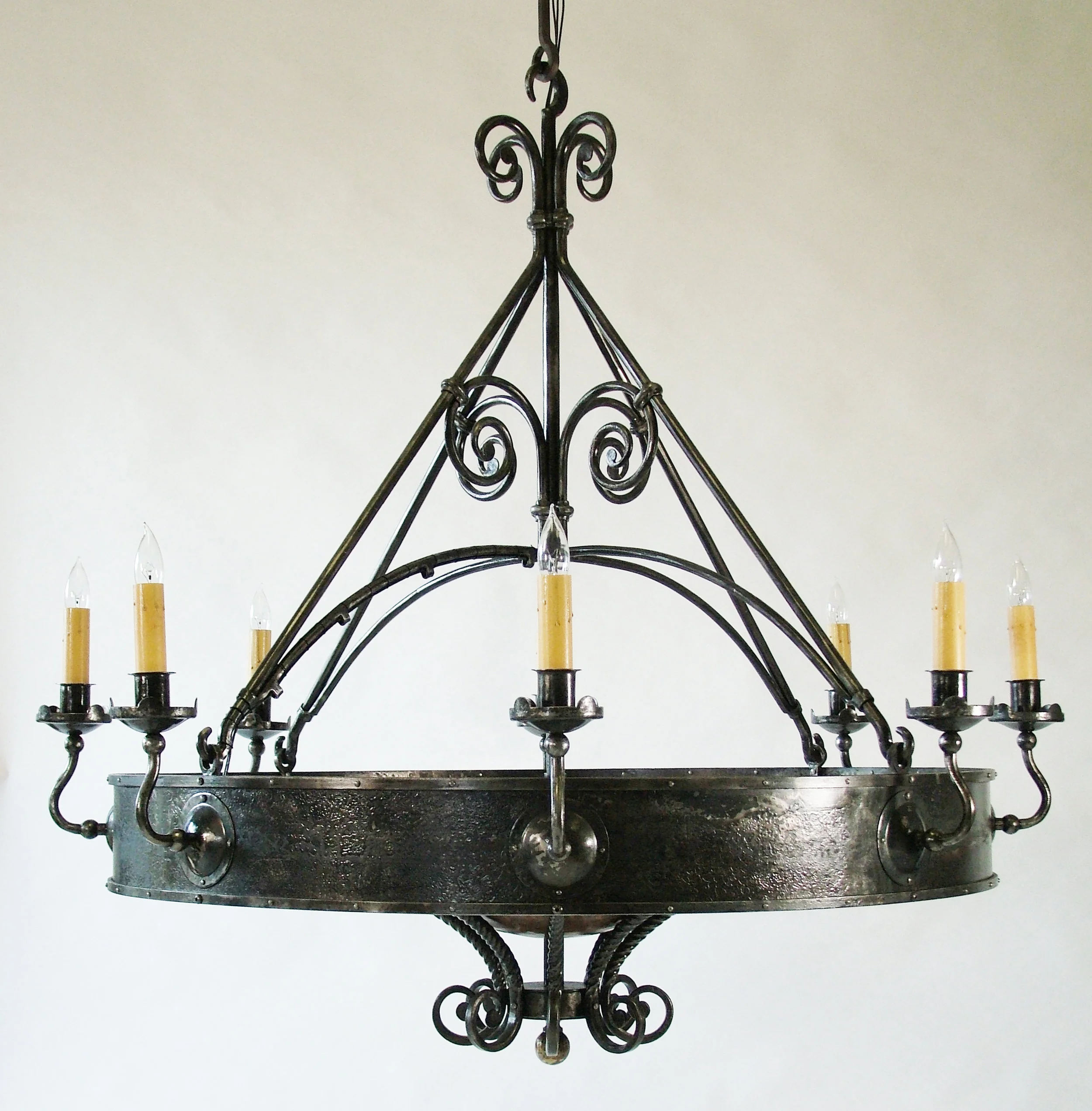 Ameel Chandelier (1 of 2)