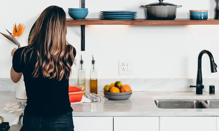 granite-vs-marble-vs-quartz-women-flowers-kitchen-countertop-768x768-1.jpeg.webp