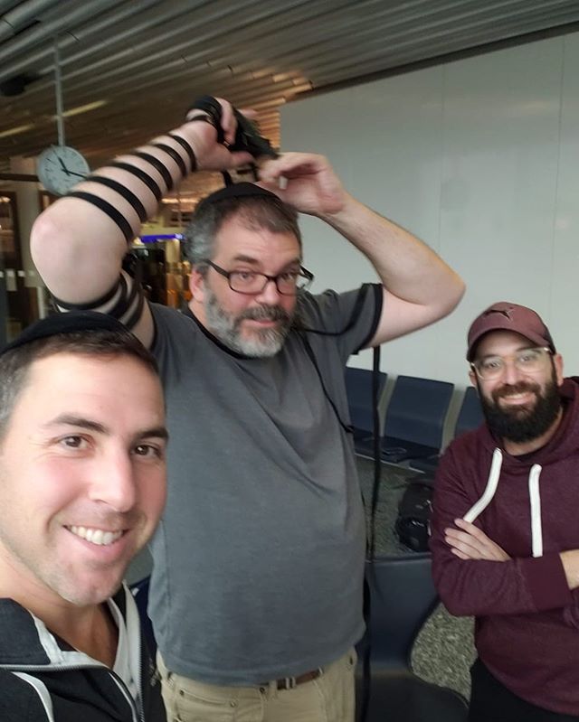 Near or Far, we will find all our holy neshamas, even in the airport, to help usher in the Redemption! .
.
.
.
.
#mayanyisroelstrong #mayanyosroel #teameffort #tefillin #wrap