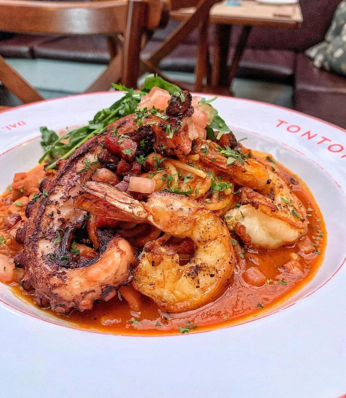 Nosso executivo tem impressionado 😉

#Repost @findandeat
・・・
O @tontoni.sp é daqueles lugares que dá vontade de voltar sempre. Um italiano com alma, poderia escrever um crítico. Um molho de acidez perfeita, diria um químico. Uma massa inalcança