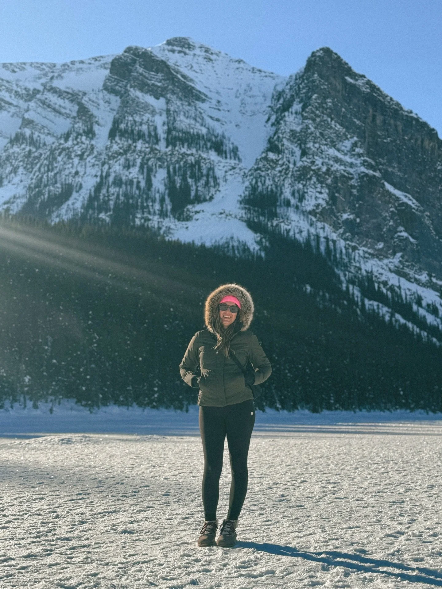 Already daydreaming about going back! ❄️🥶💙 #bucketlisttravel #banffnationalpark #banff #banffcanada
