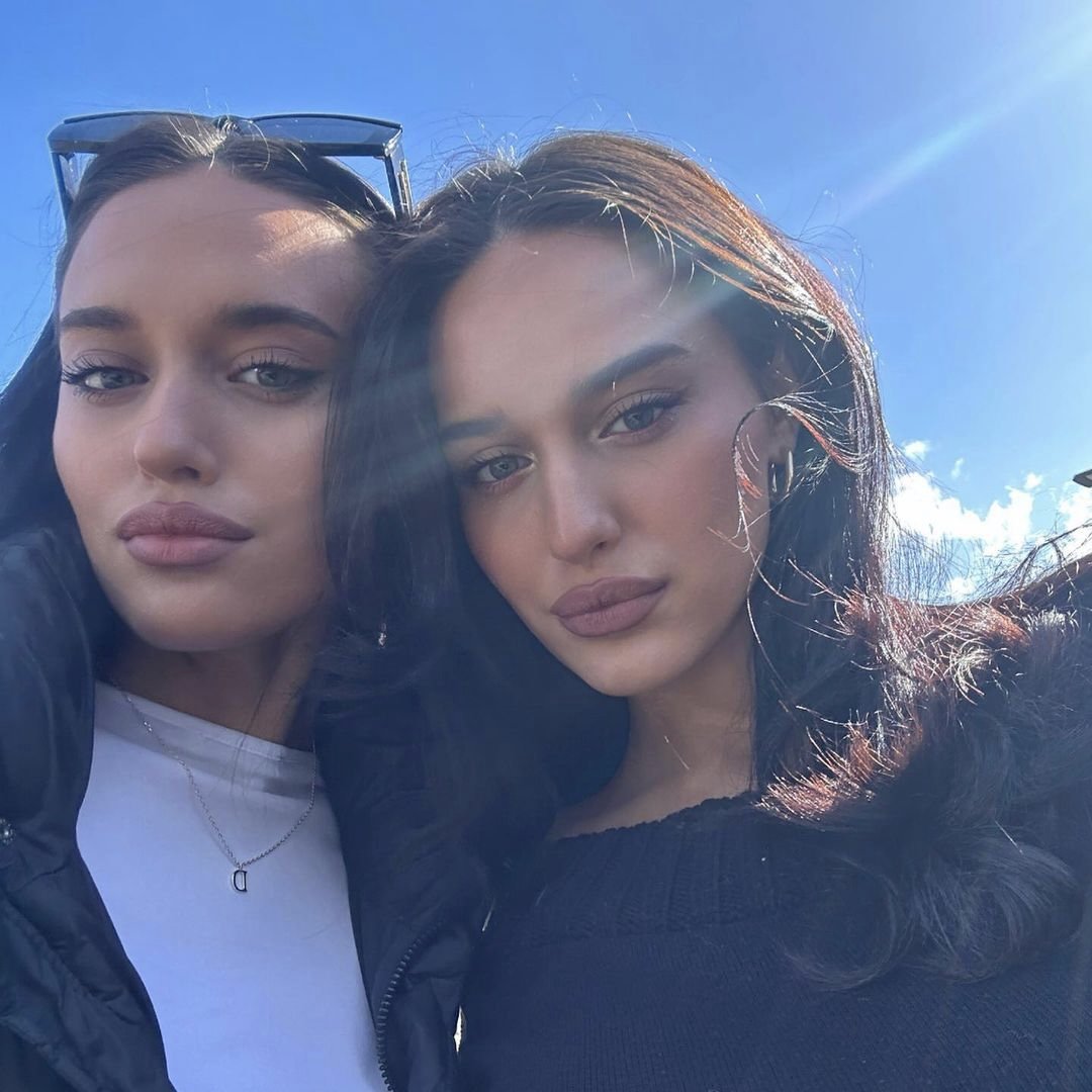 Dani & Zara