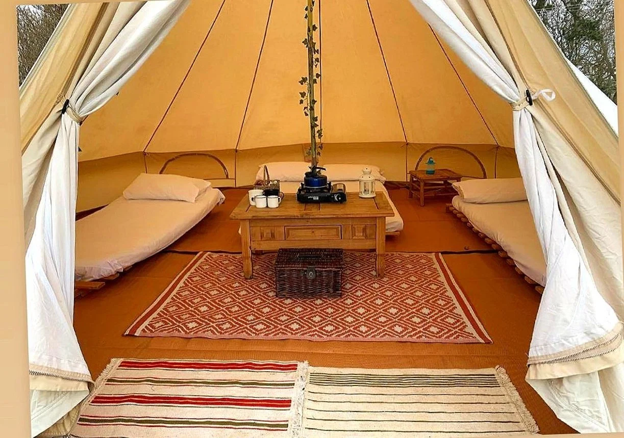 Luxury_bell_tent_with_futons.jpg