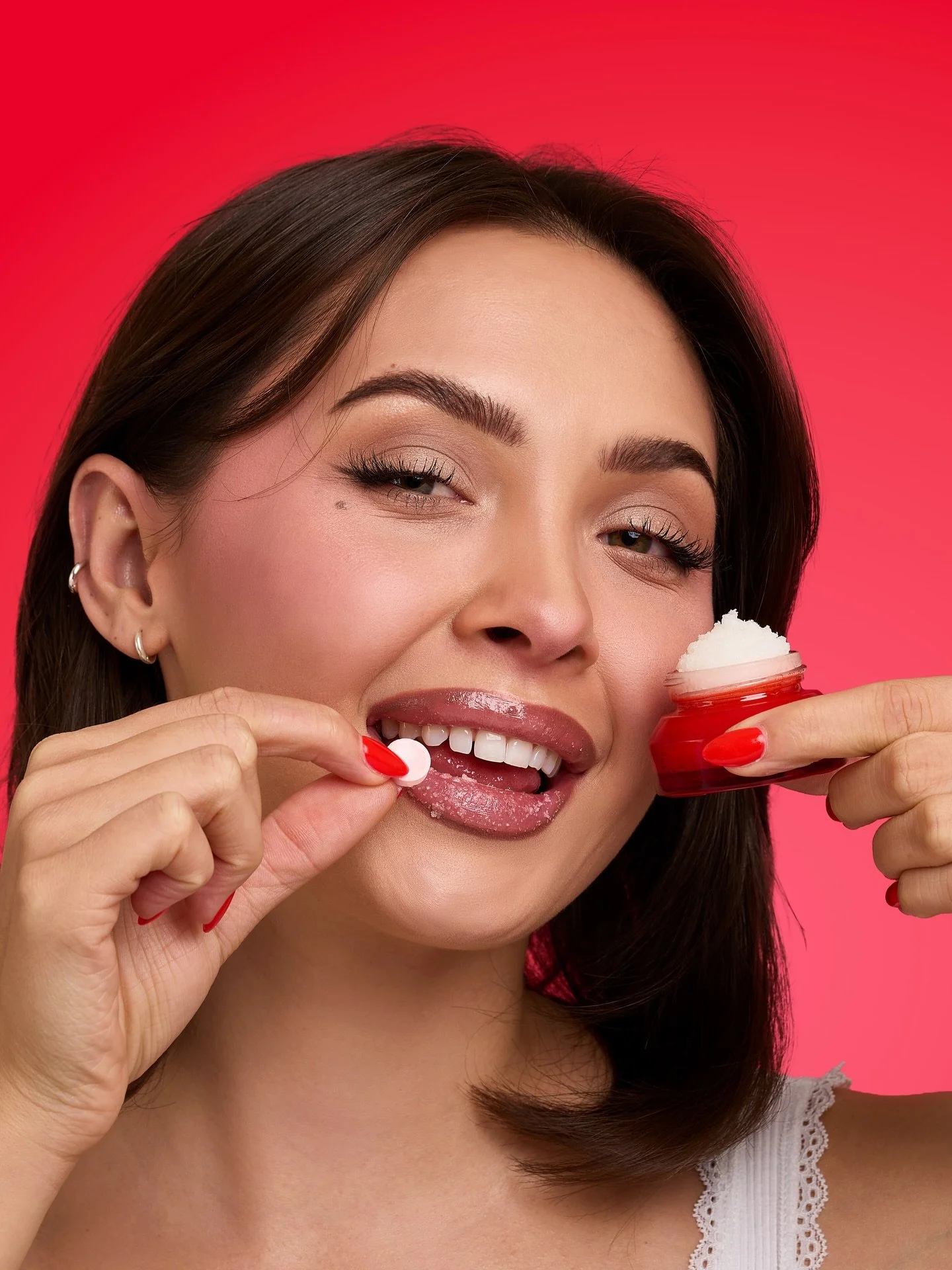 It&rsquo;s here!! The @poppyandpout x @smarties collab 🍒

Shooting this campaign was an absolute dream 😍

And I was so excited to finally meet and photograph the gorgeous @coganlooper 💃