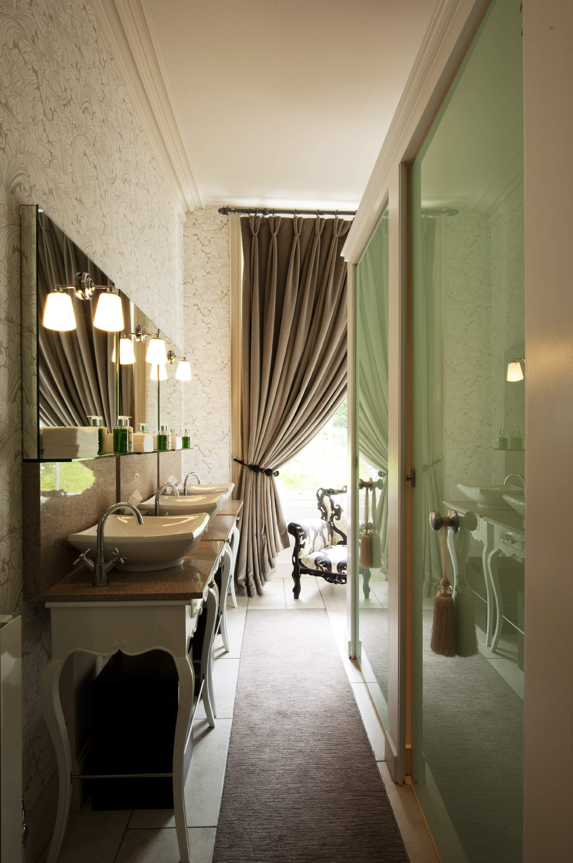 bedroom_photoshopped-compressed.jpg