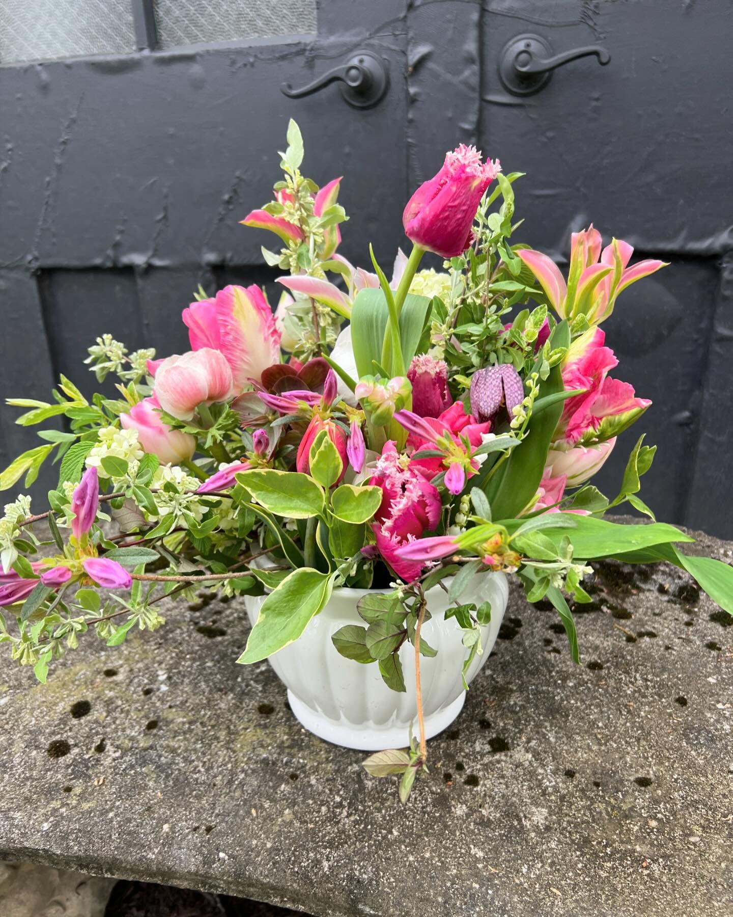 In memoriam. 

These arrangements are extra special to me for a few reasons:

🌟Made with 100% farm grown material. Tulips, anemones, fritillaria and accents of natives, flowering branches and vines all sourced from our fields. I am so proud of this-