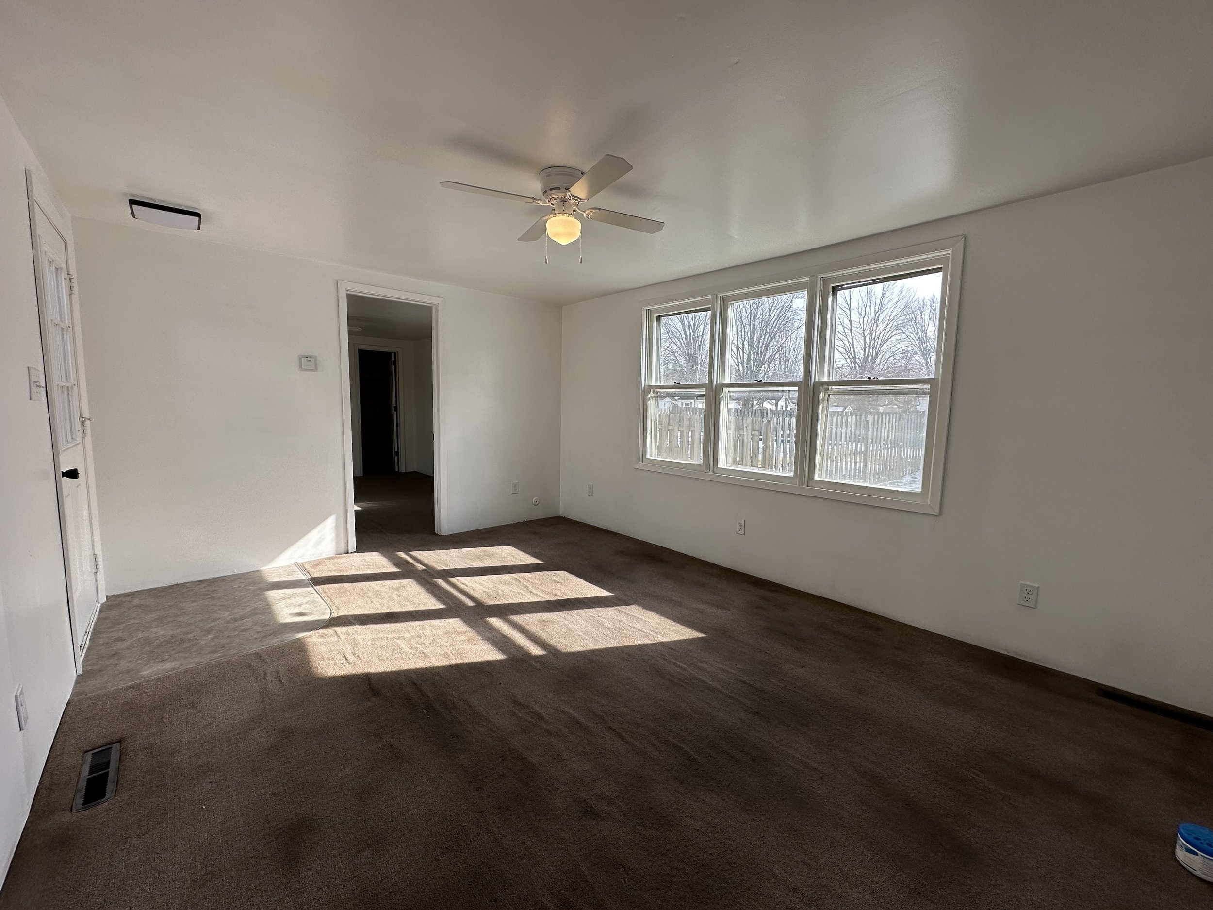 8-LivingRoom.jpeg