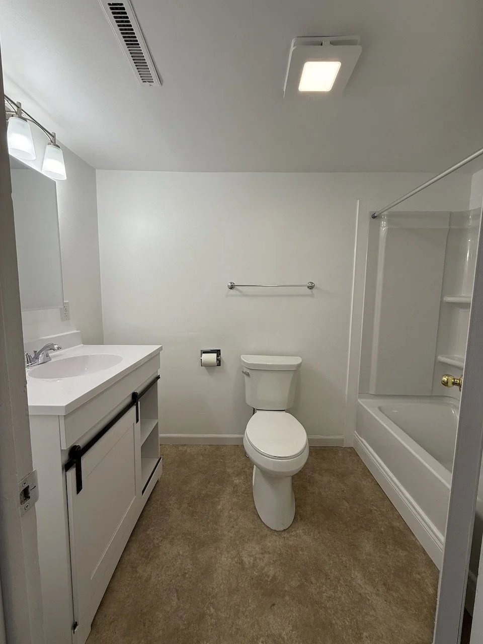 03-bathroom2.jpeg