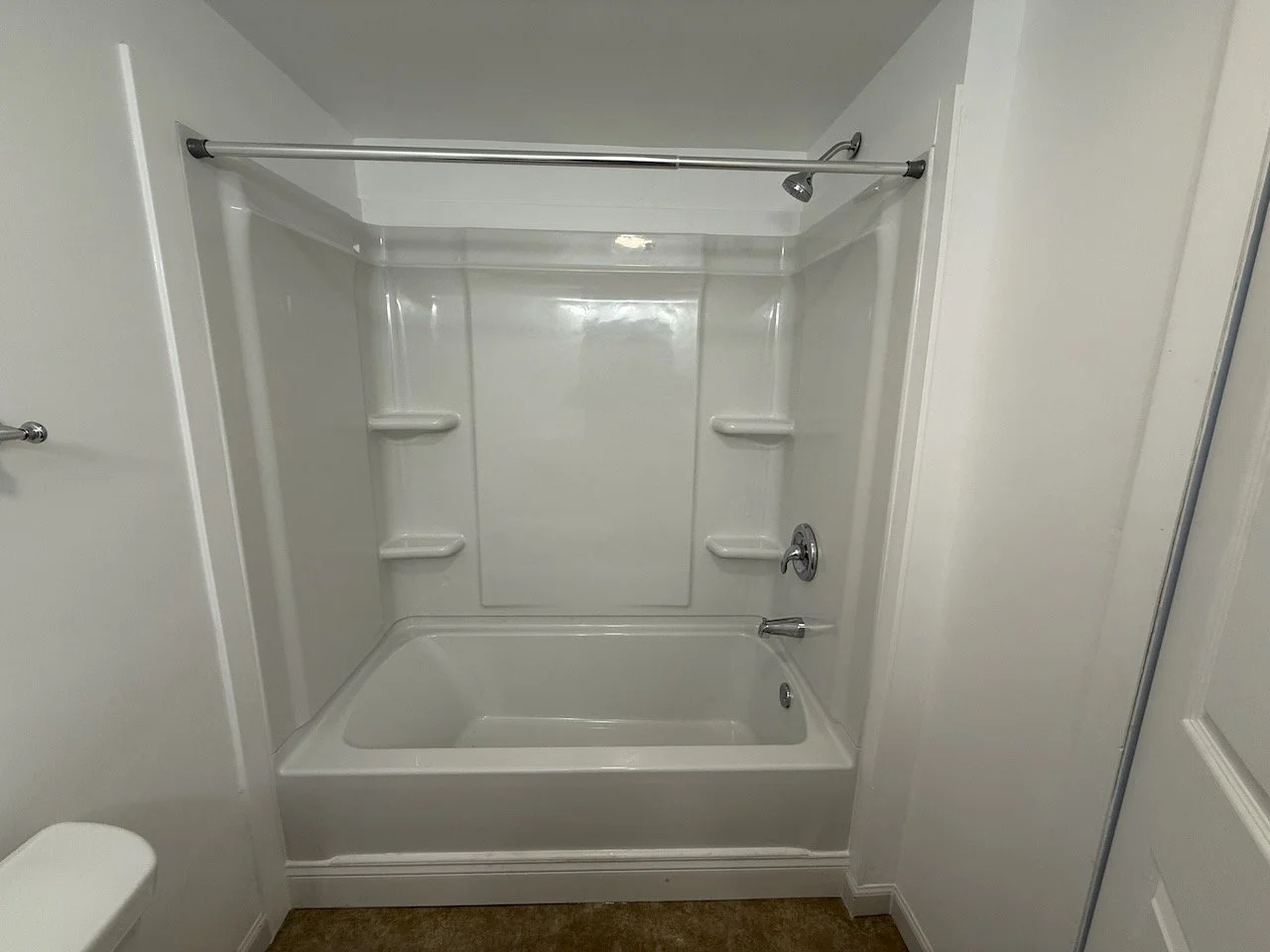 04-Bathtub.jpeg