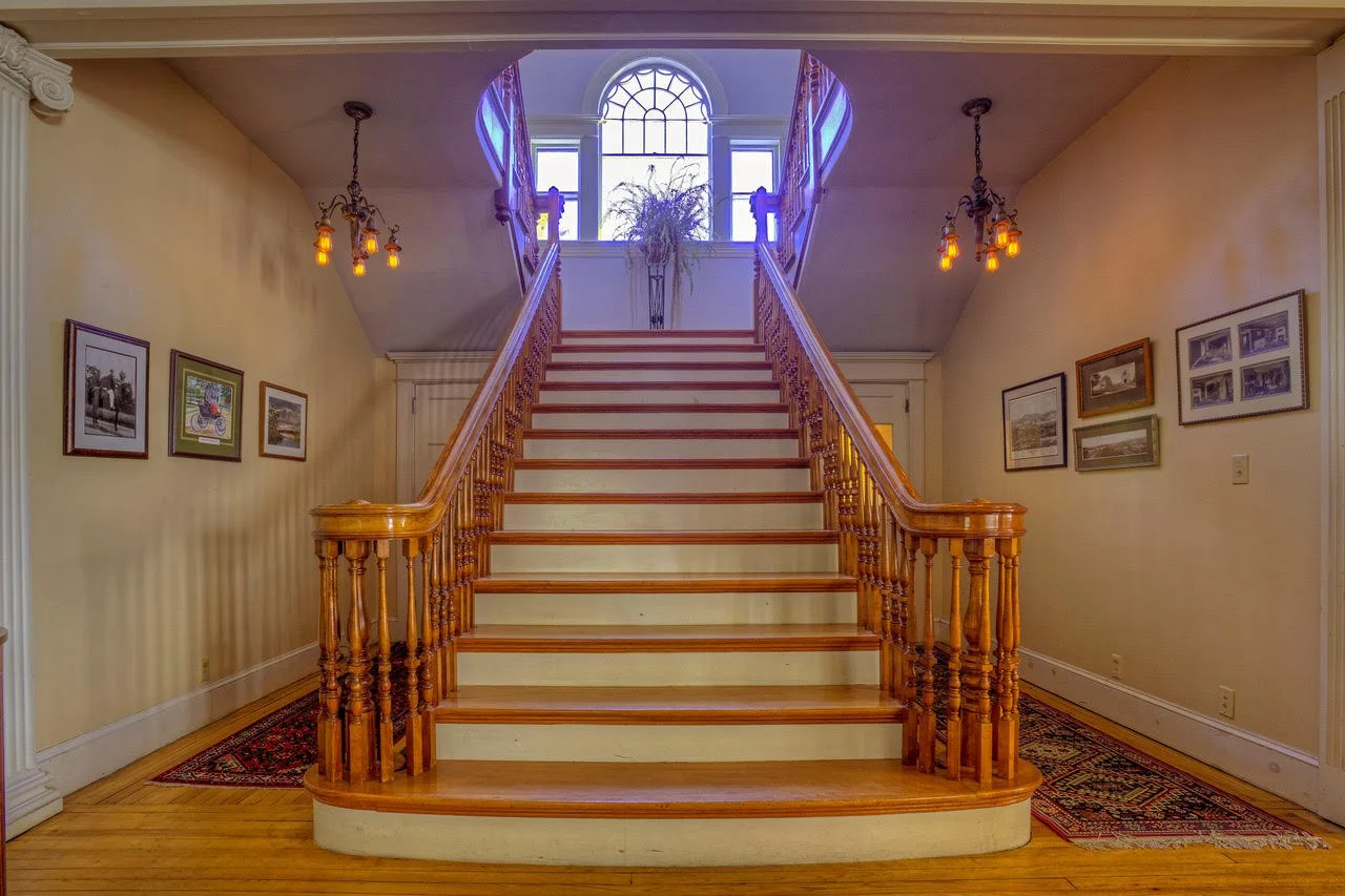 Staircase - front view.jpg
