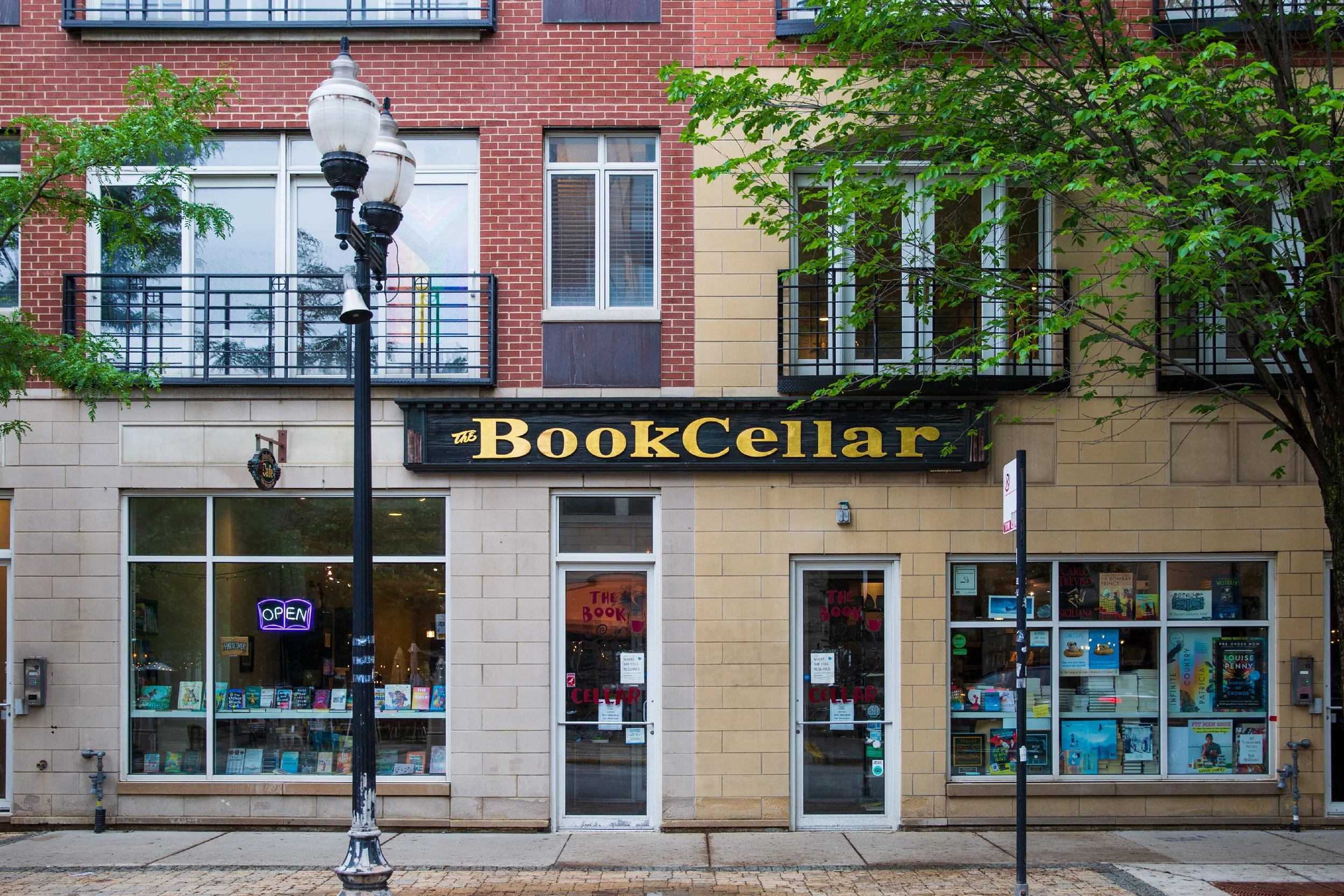 The front of The Book Cellar shop in Lincoln Square