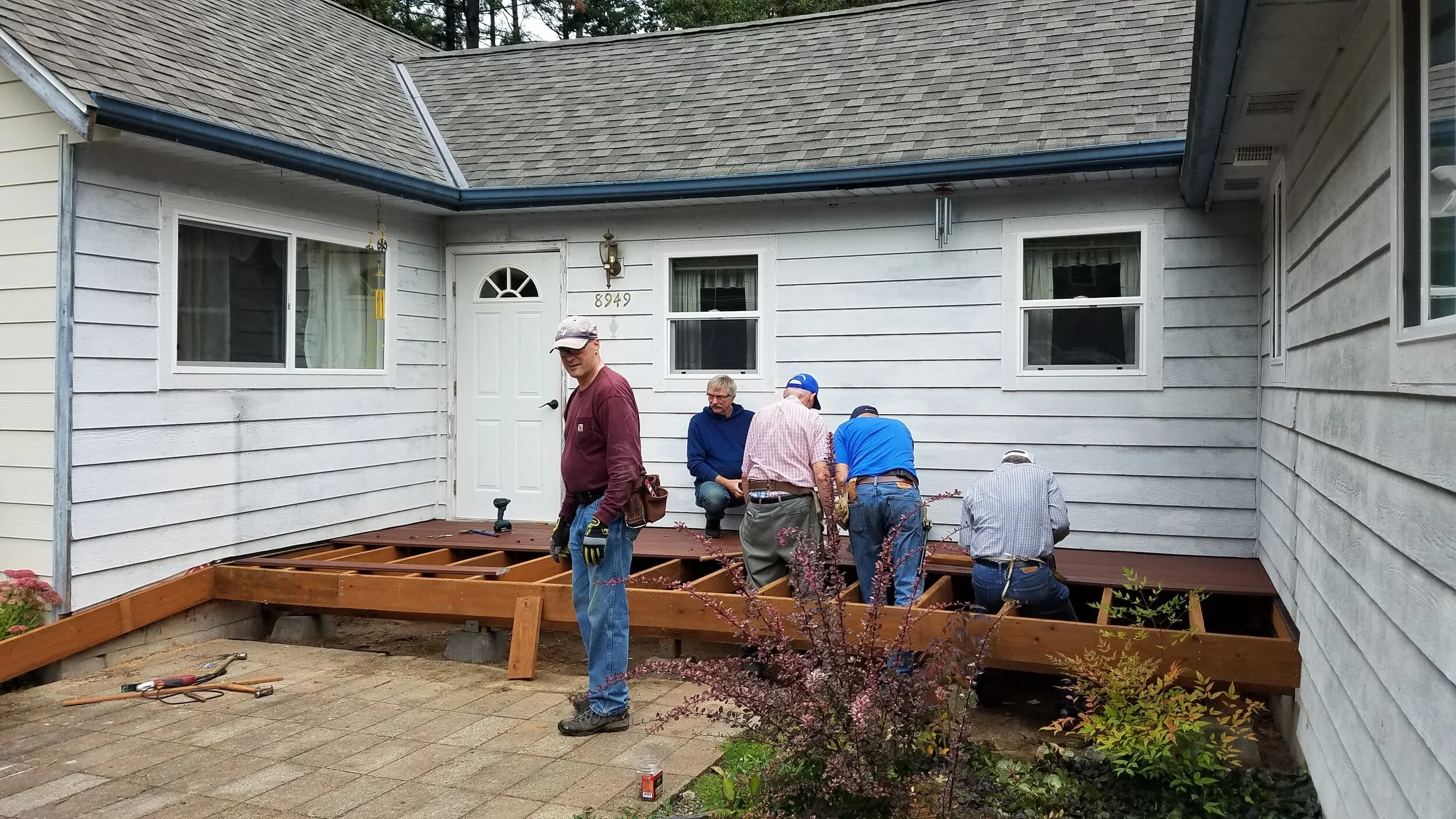Men's deck-building, Sept. 2019