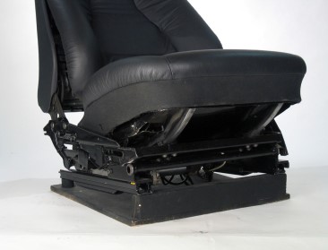 Model 400 Underseat.jpg