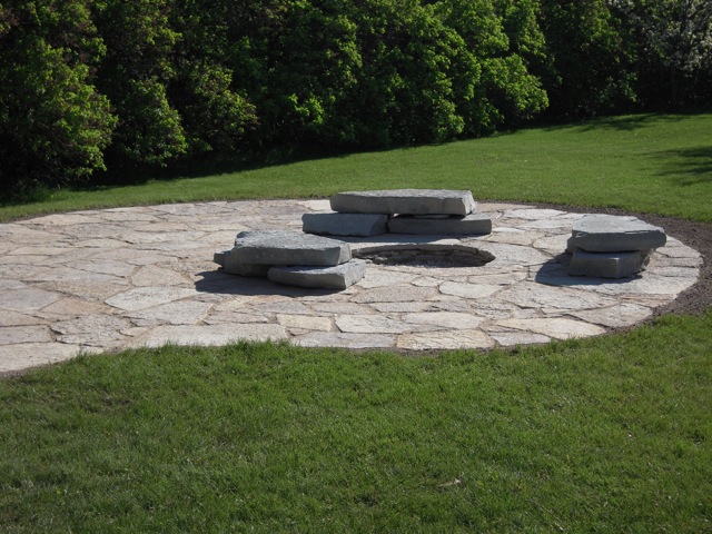 Patio with Built-in Fire Pit.jpg