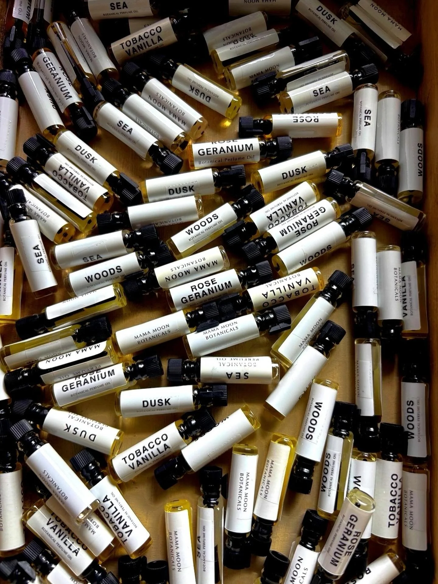 Did you know? ✨
⠀⠀⠀⠀⠀⠀⠀⠀⠀
MAMA MOON sends a free perfume sample with every order. It&rsquo;s the perfect way to try a scent before you buy &mdash; and discover your next signature ritual. 🌸🌲🔥
⠀⠀⠀⠀⠀⠀⠀⠀⠀
Because finding your scent should always feel