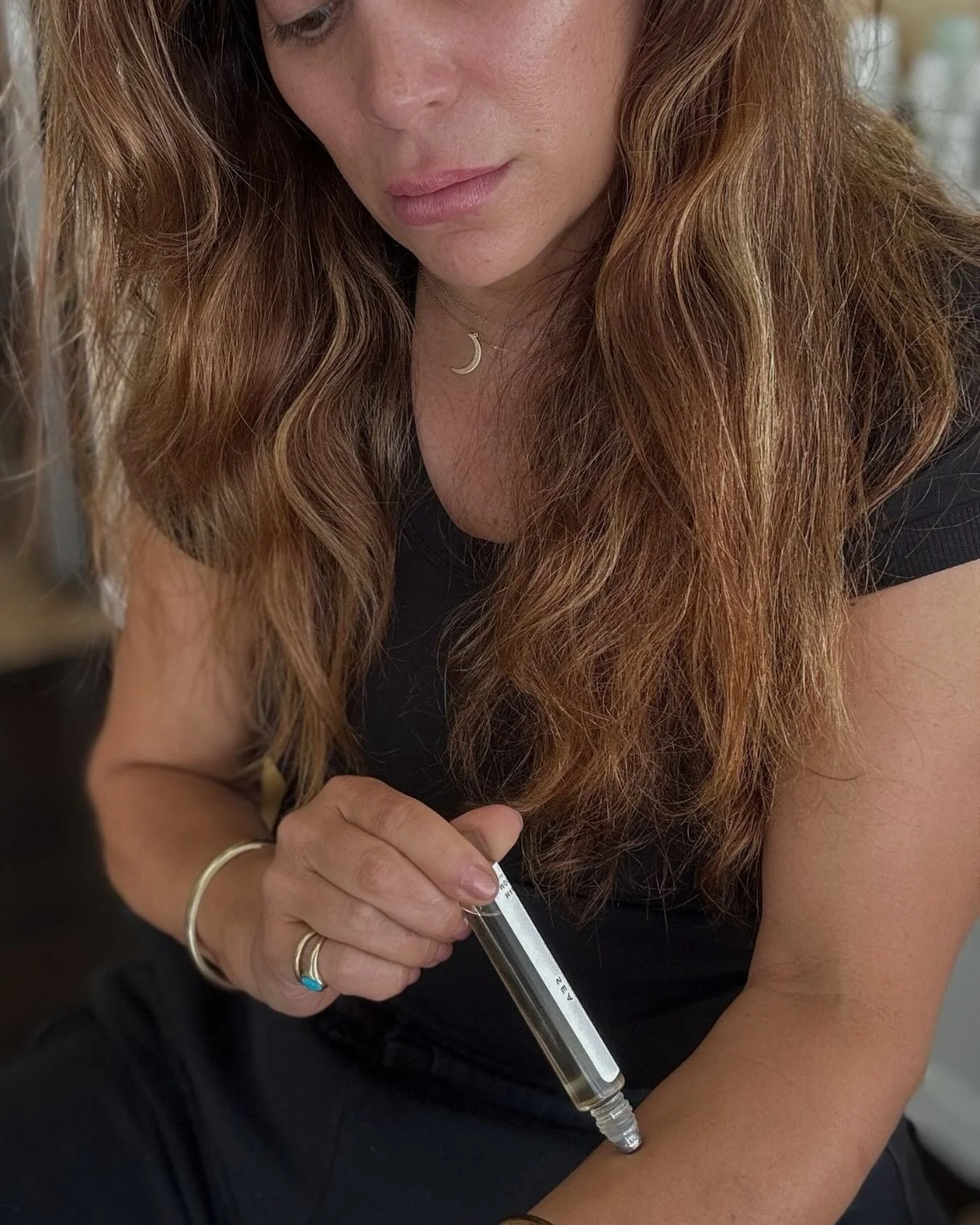 Day 1 &mdash; The Ritual of Scent
⠀⠀⠀⠀⠀⠀⠀⠀⠀
Welcome to the 12 Days of Botanical Rituals ✨
We&rsquo;re beginning with one of the oldest and most beautiful practices &mdash; the ritual of scent.
⠀⠀⠀⠀⠀⠀⠀⠀⠀
For centuries, natural oils and plant essences 