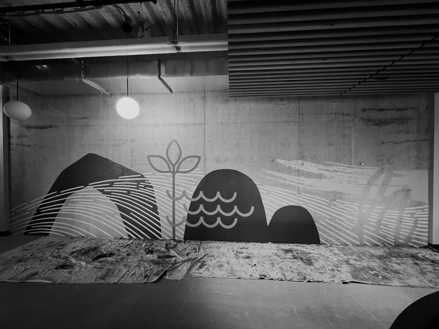 the final walls from this epic series with @houseofsorcery - designed by their team and #handpainted by our gal @bonesandgold 〰️➰➿ thanks for having us house of sorcery!! 🫶🏽
#overallcreative